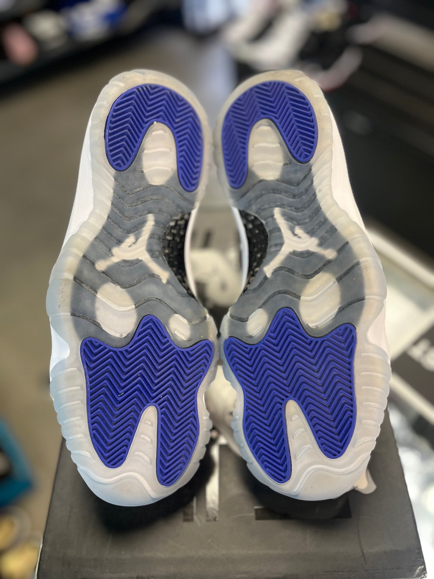 Jordan 11 “SPACEJAM” (2016) Size 9