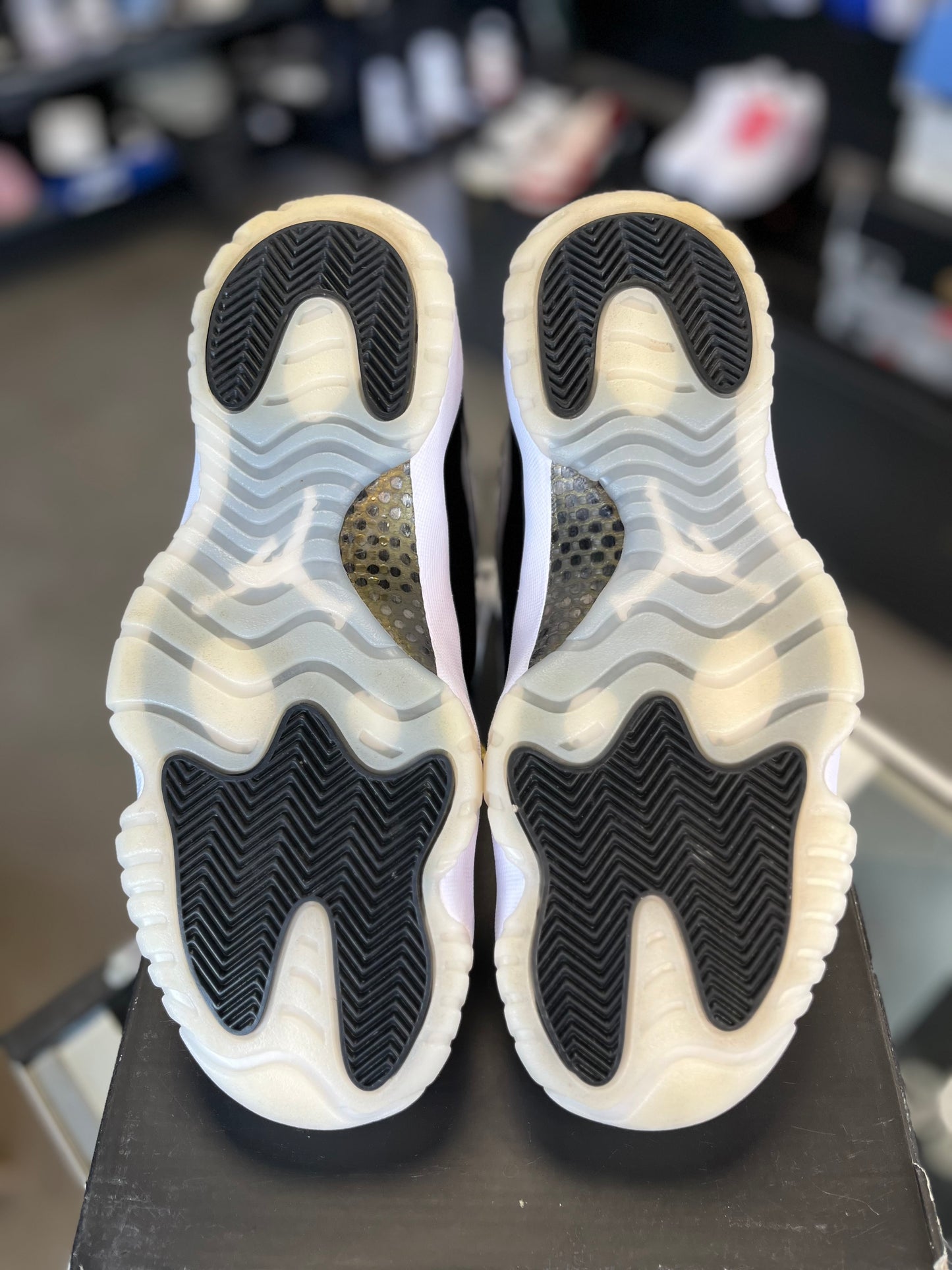 Jordan 11 “Gratitude” Size 10