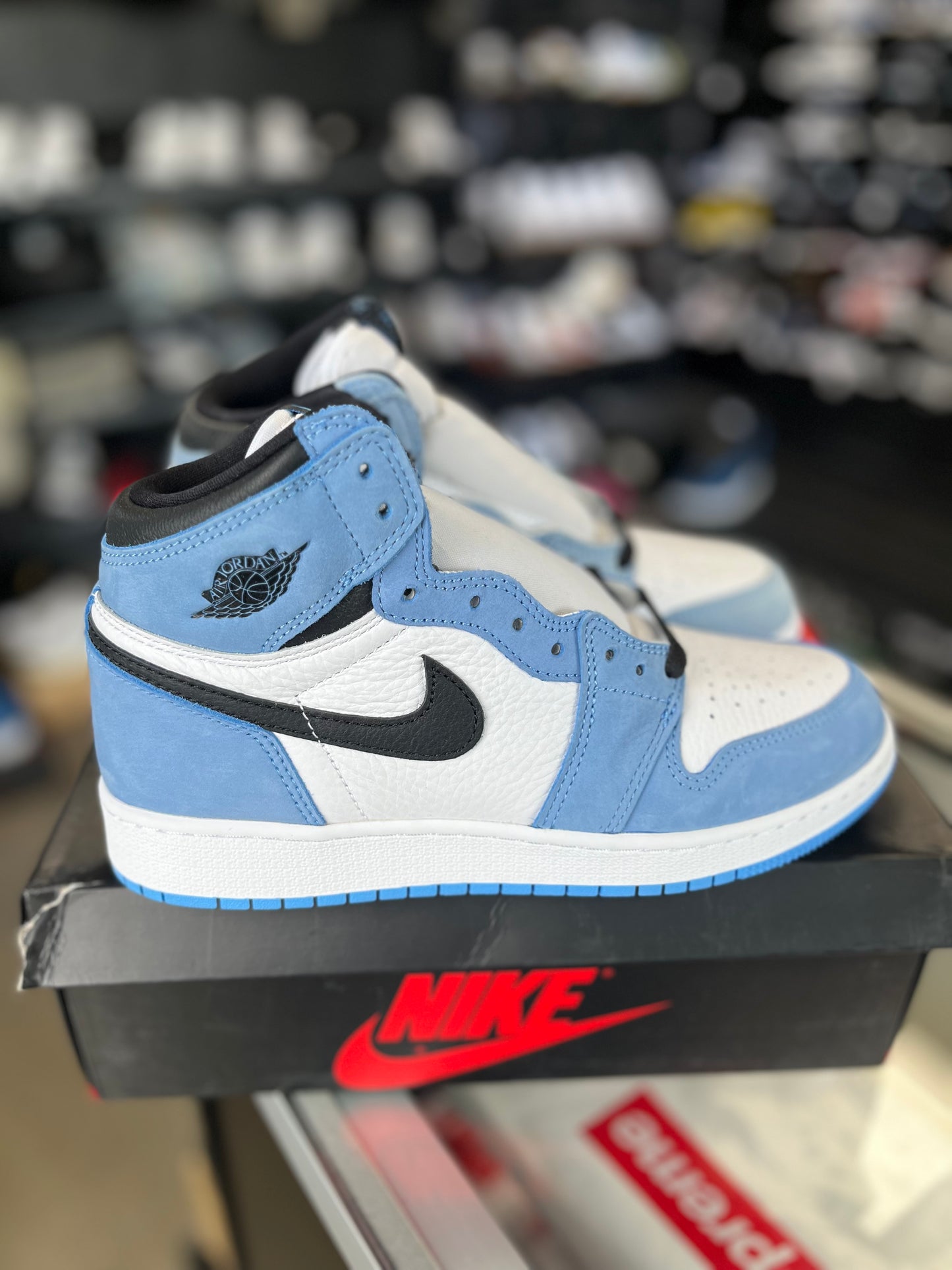Jordan 1 “University Blue” Size 7y/8.5w