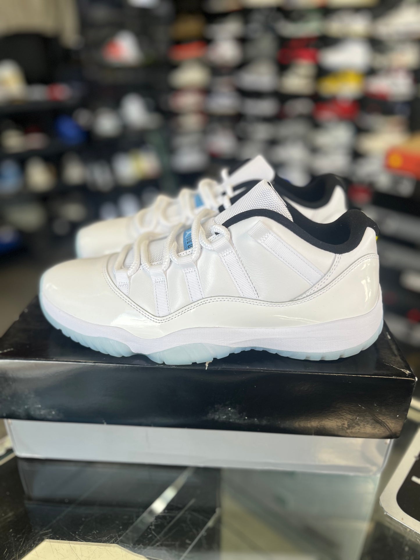 Jordan 11 Low “Legend Blue” Size 10