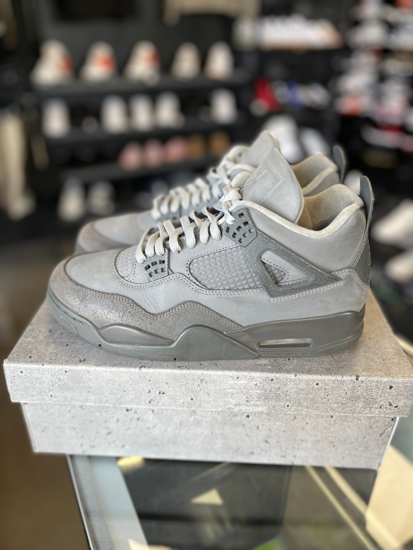 Jordan 4 “Wet Cements” Size 9
