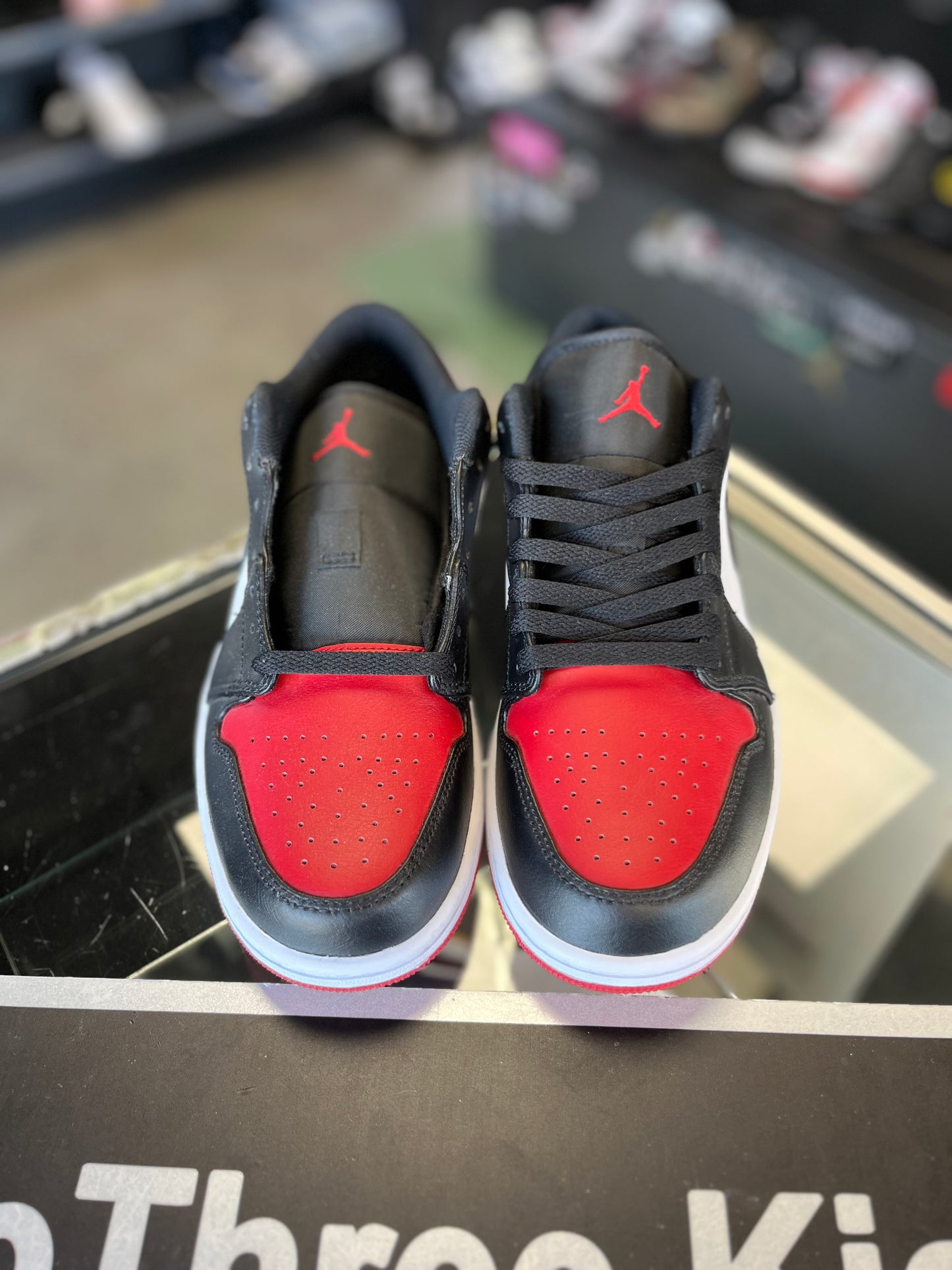 Jordan 1 Low “Bred Toe” Size 8.5