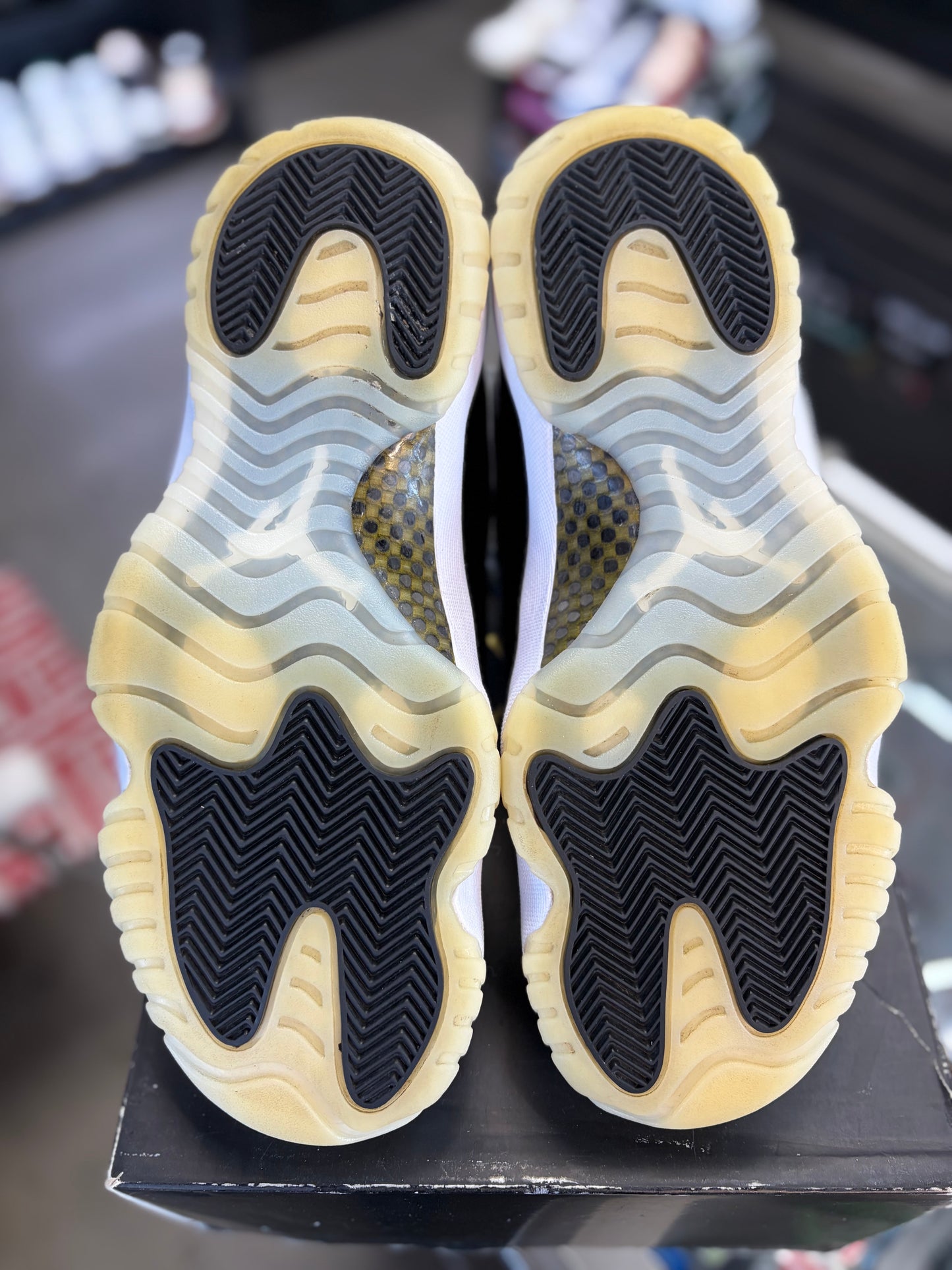 Jordan 11 “Gratitude” Size 10