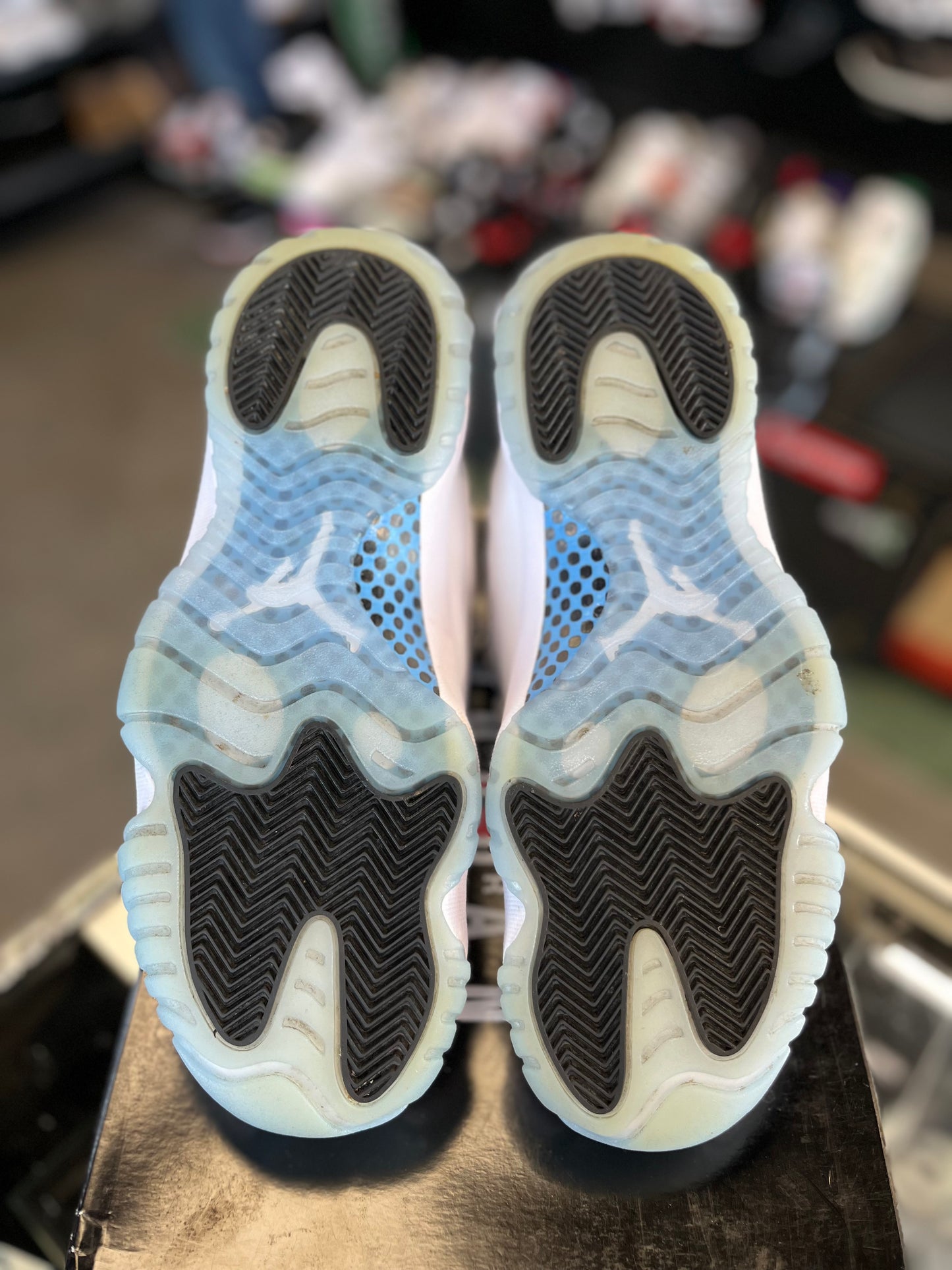 Jordan 11 “Legend Blue” Size 9