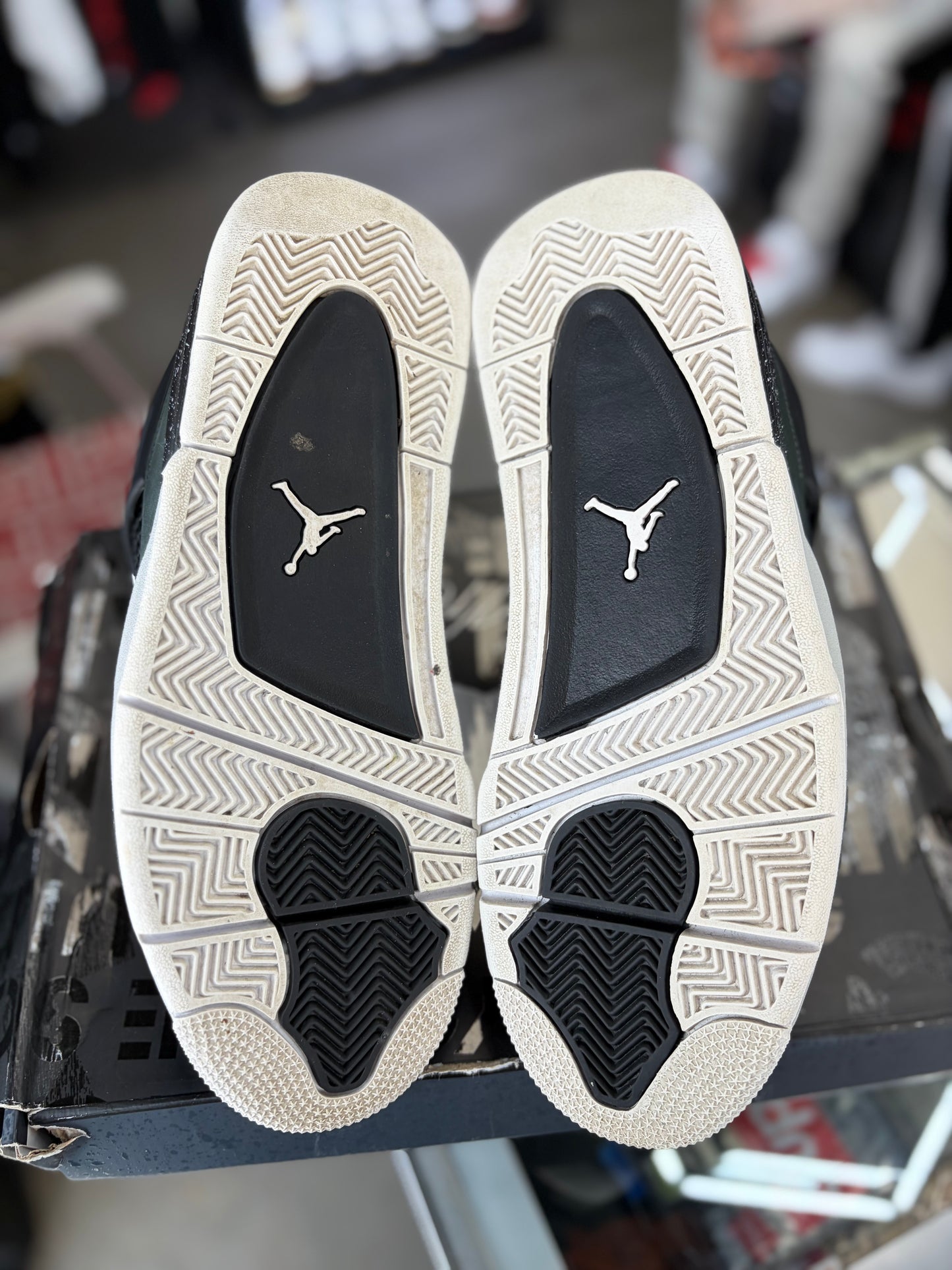 Jordan 4 “Fear” Size 9