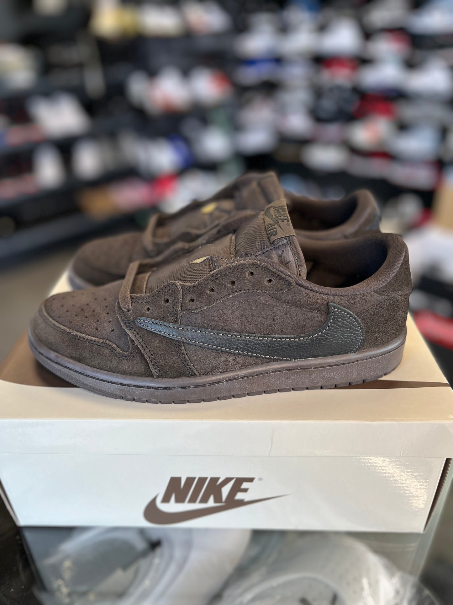 Jordan 1 Low x Travis Scott “Velvet Brown” Size 8