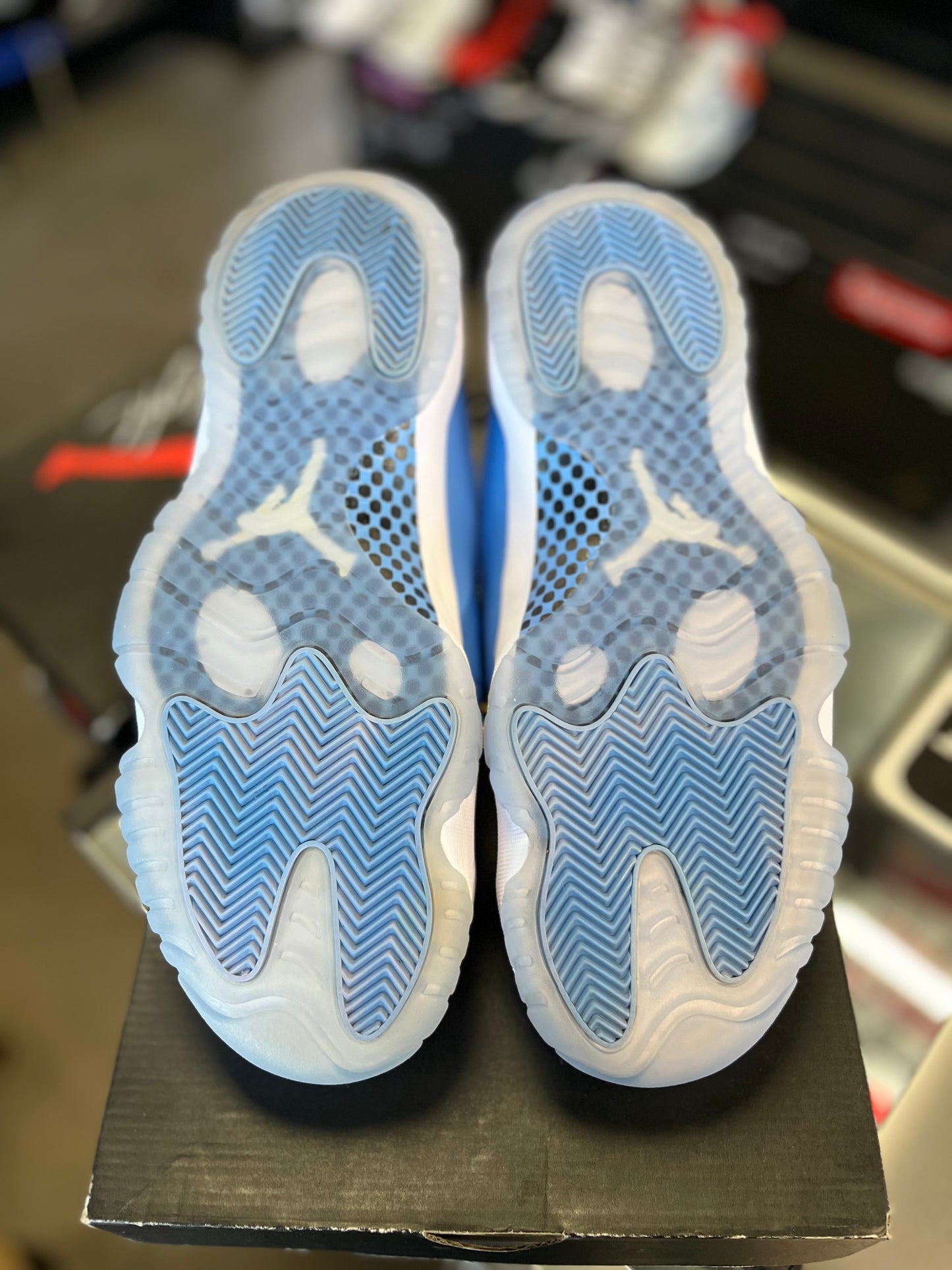 Jordan 11 Low “University Blue” (2017) Size 11