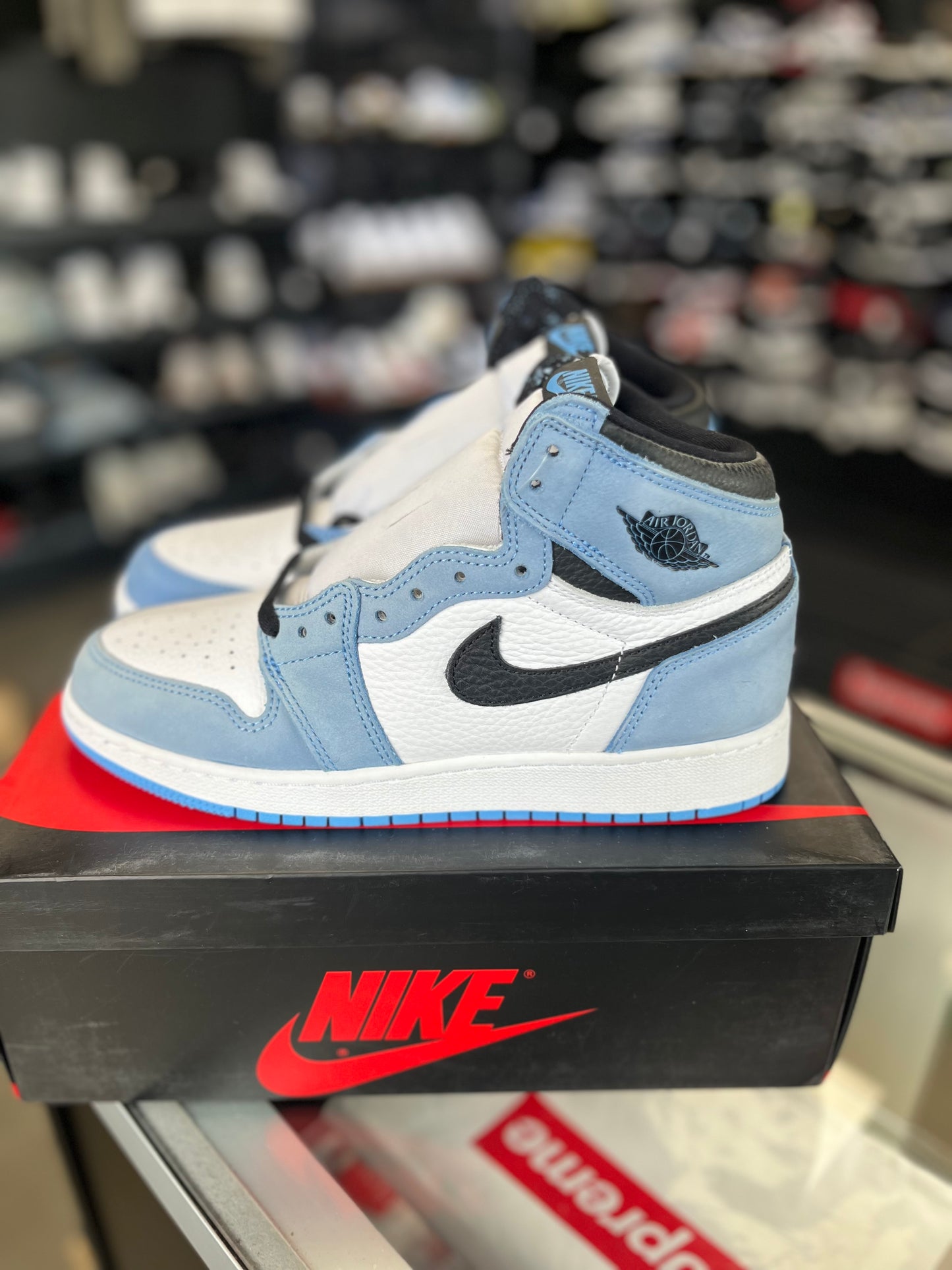 Jordan 1 “University Blue” Size 7y/8.5w