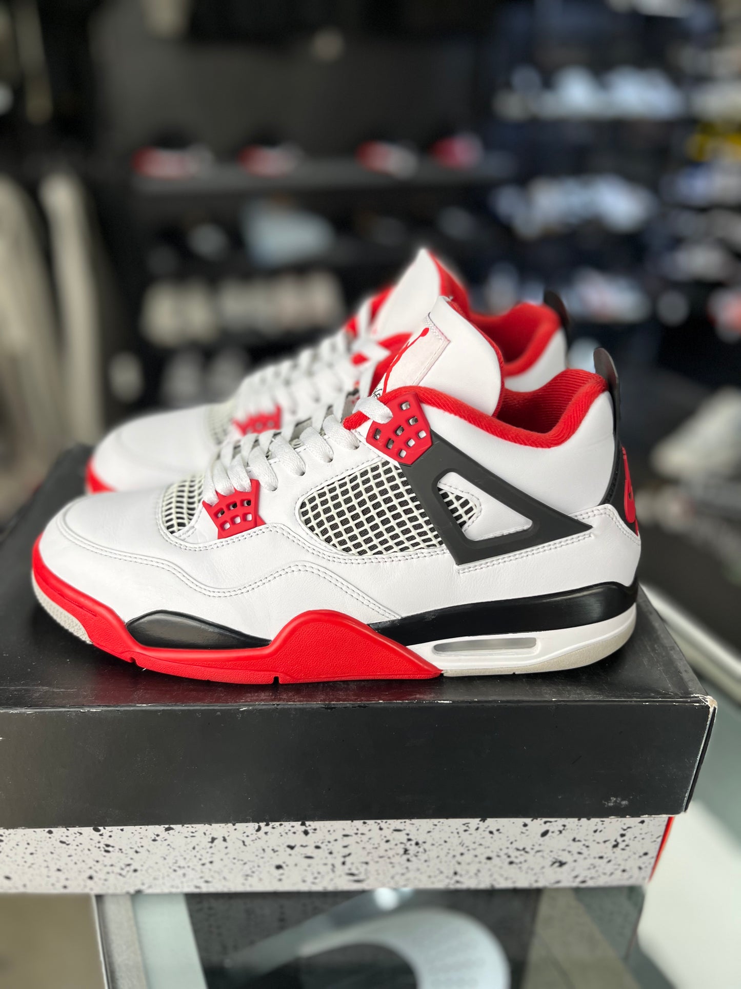 Jordan 4 “Fire Red” Size 10.5