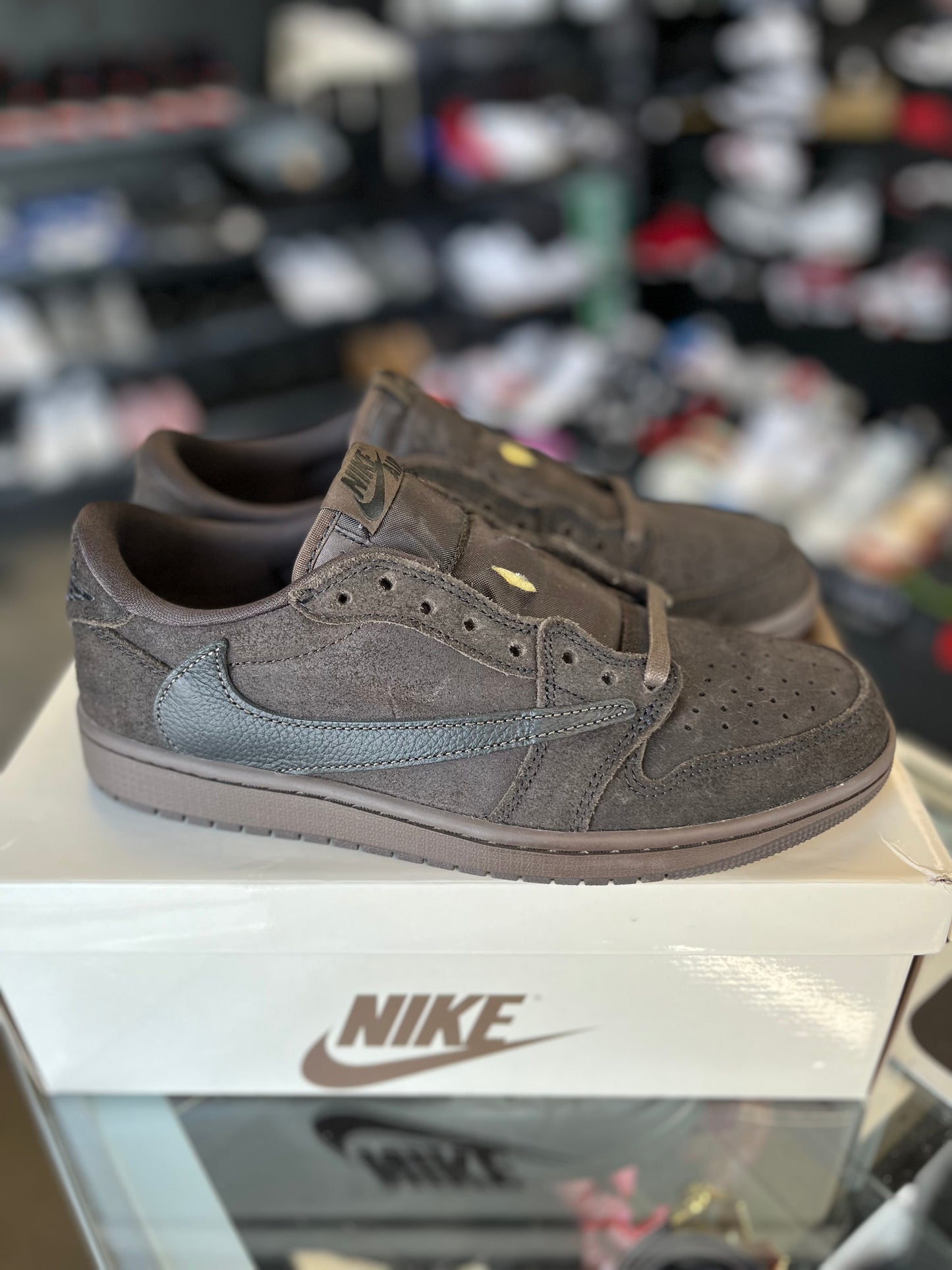 Jordan 1 Low x Travis Scott “Velvet Brown” Size 8.5