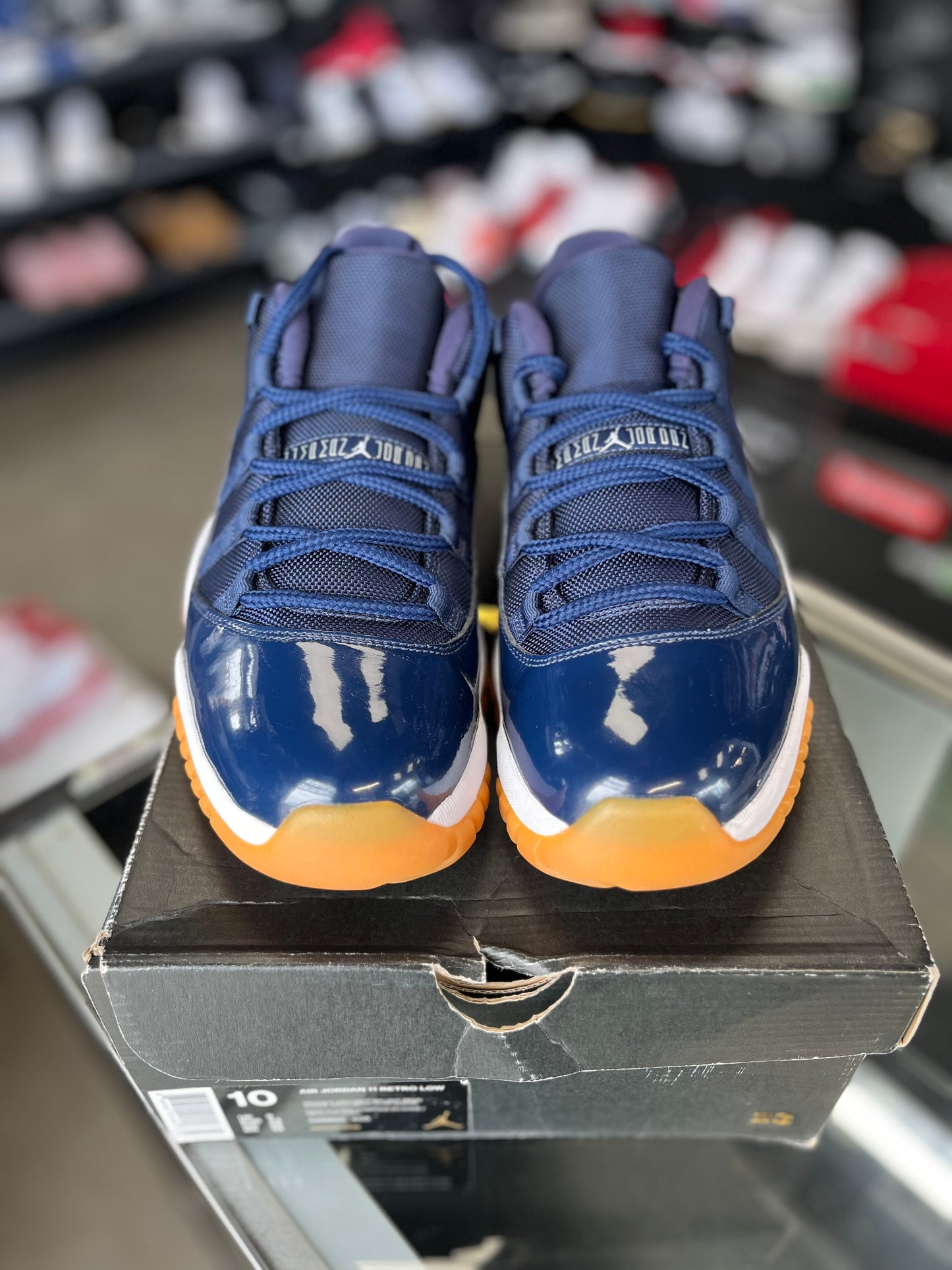 Jordan 11 Low “Navy Gum” Size 10