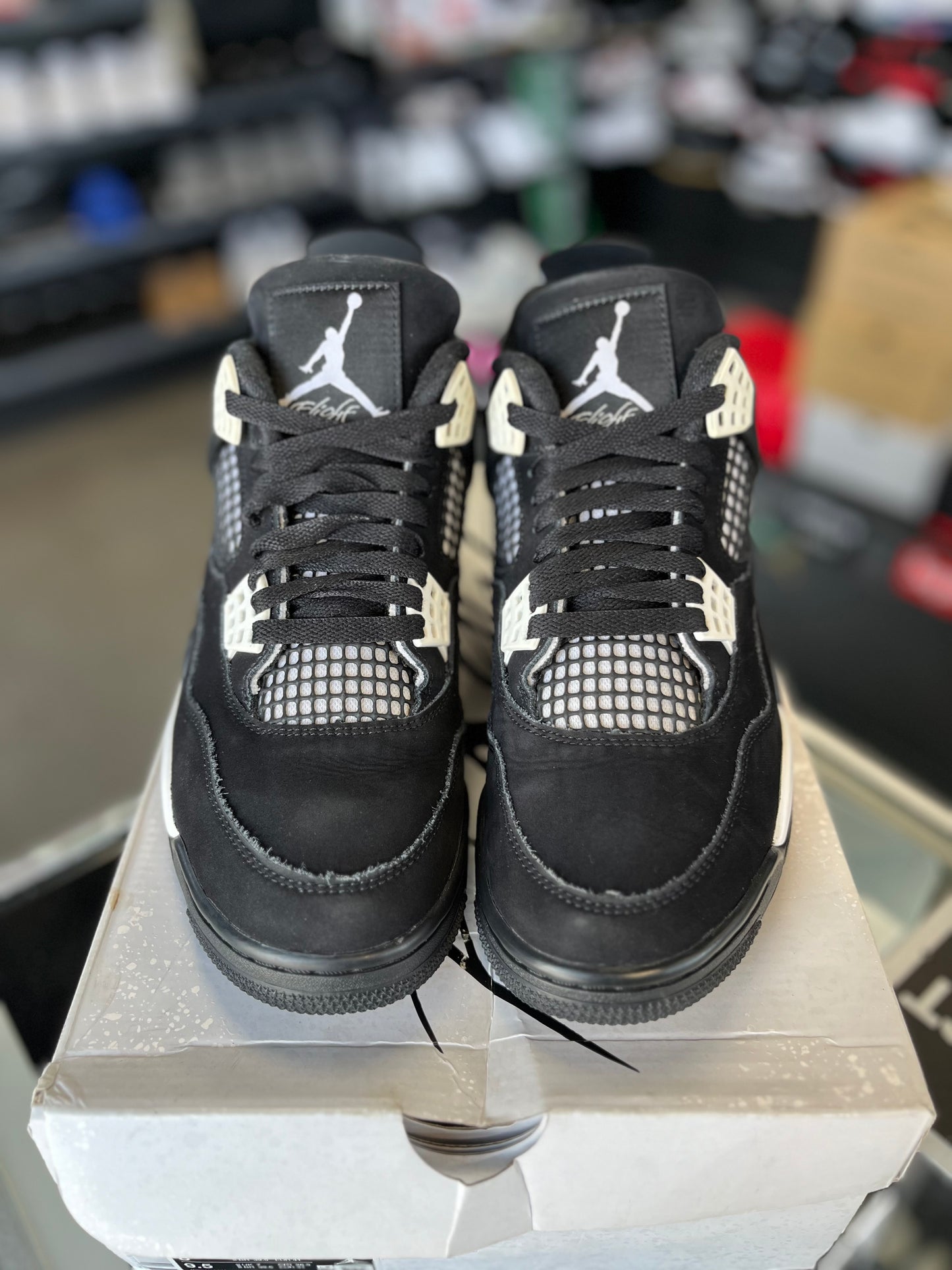 Jordan 4 “White Thunder” Size 8