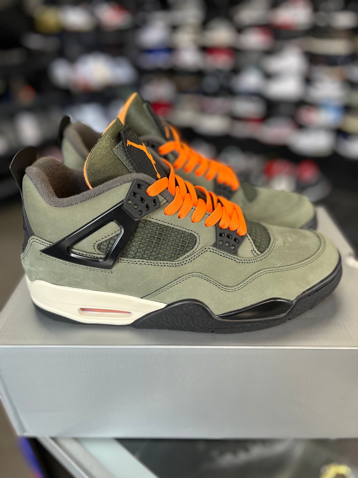 Jordan 4 x Undefeated (2025) Size 9.5