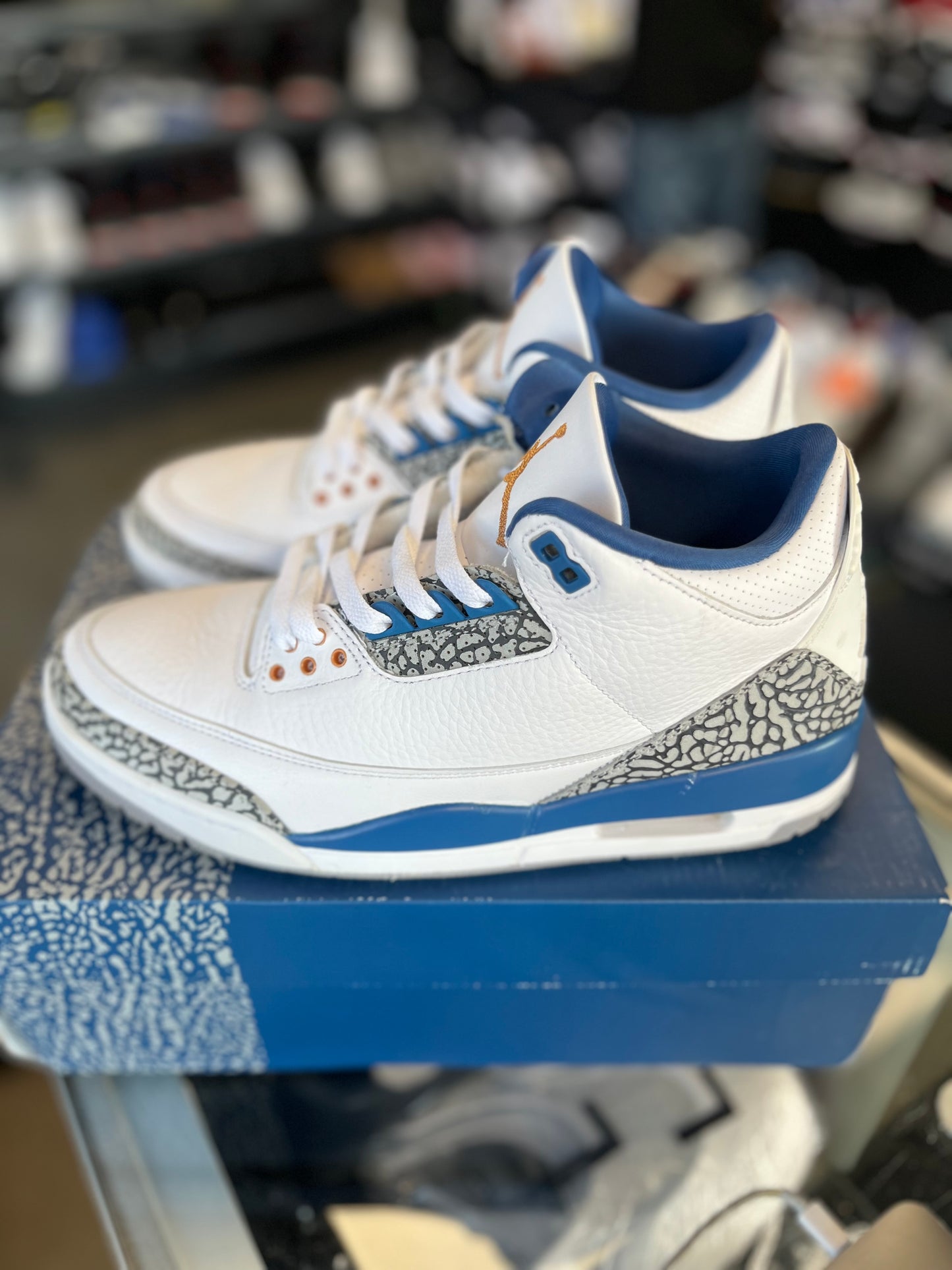 Jordan 3 “Wizards” Size 9