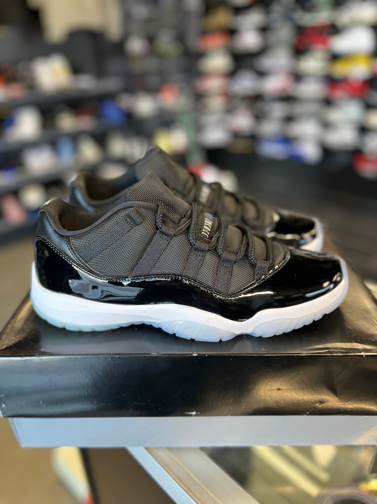 Jordan 11 Low “SPACEJAM” Size 10.5
