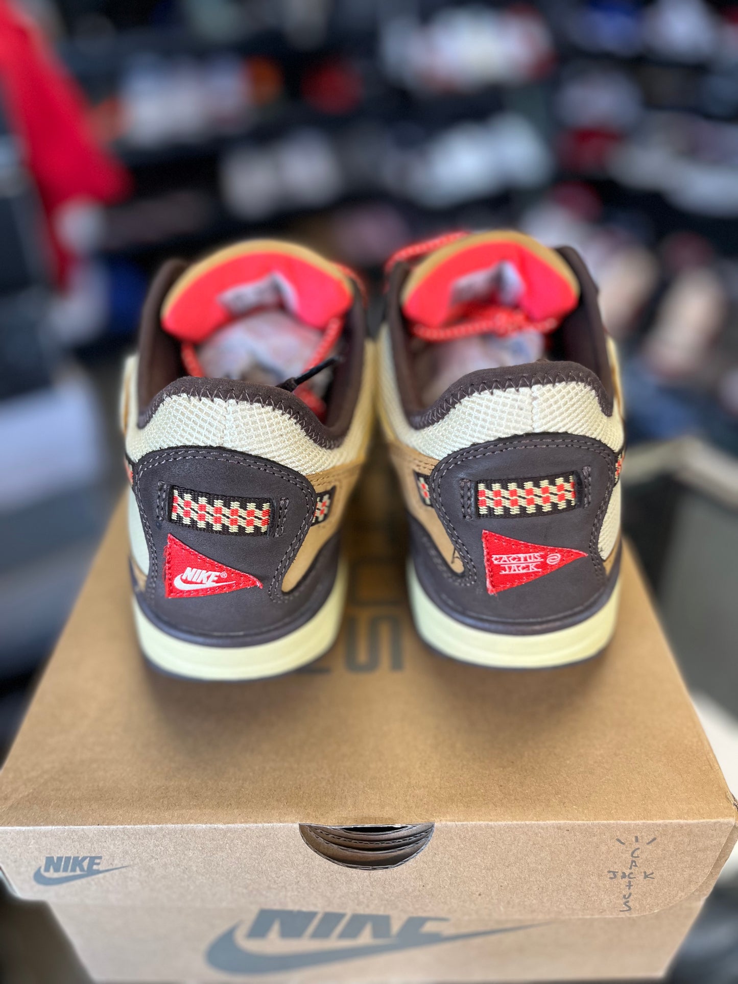 Air Max 1 x Travis Scott “Baroque Brown” Size 8.5