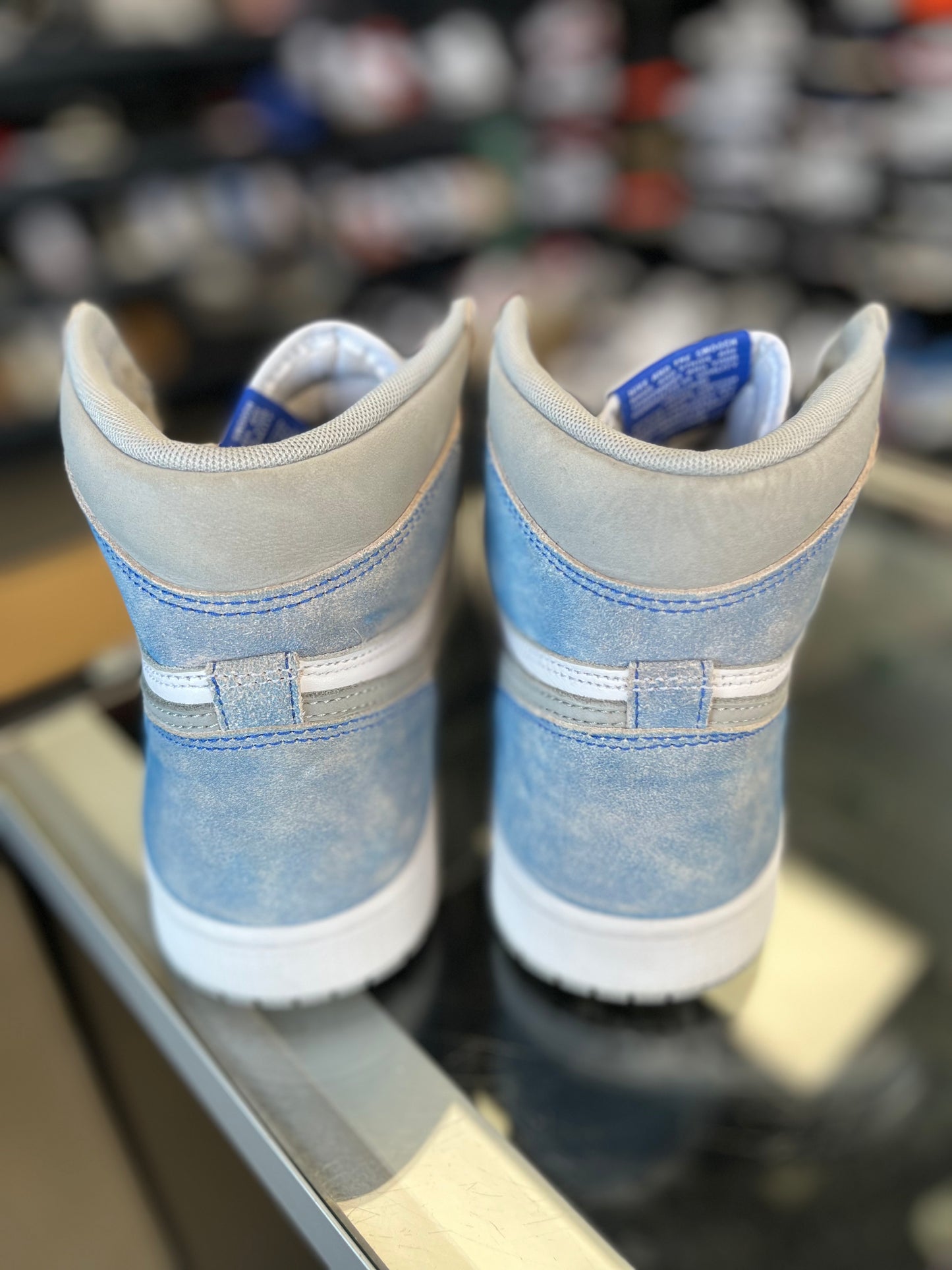 Jordan 1 “Hyper Royal” Size 9.5