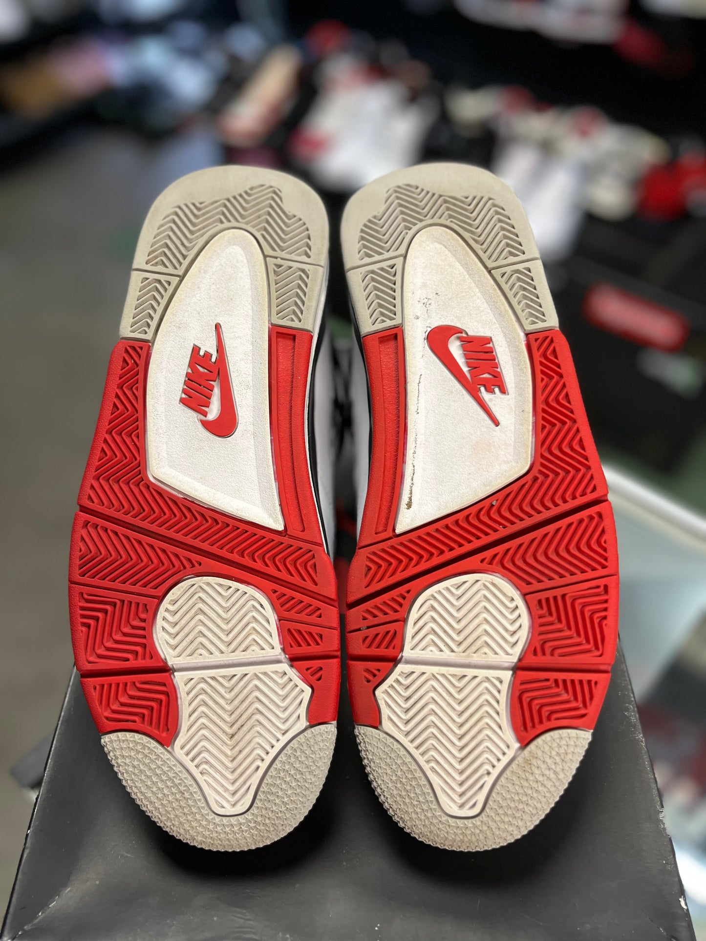 Jordan 4 “Fire Red” Size 10