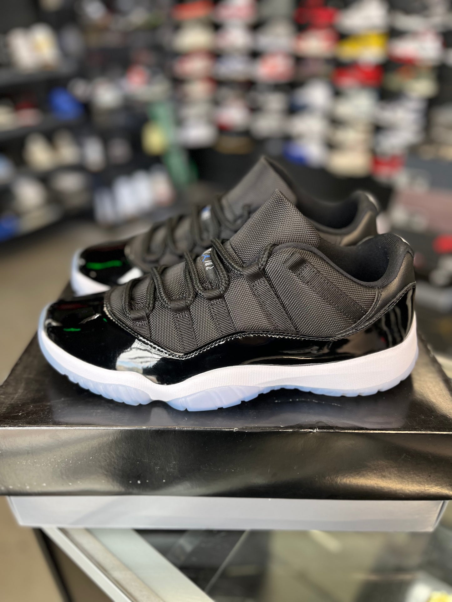 Jordan 11 Low “SPACEJAM” Size 11.5
