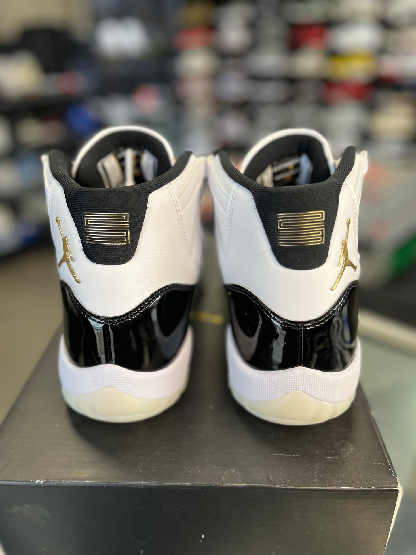 Jordan 11 “Gratitude” Size 9
