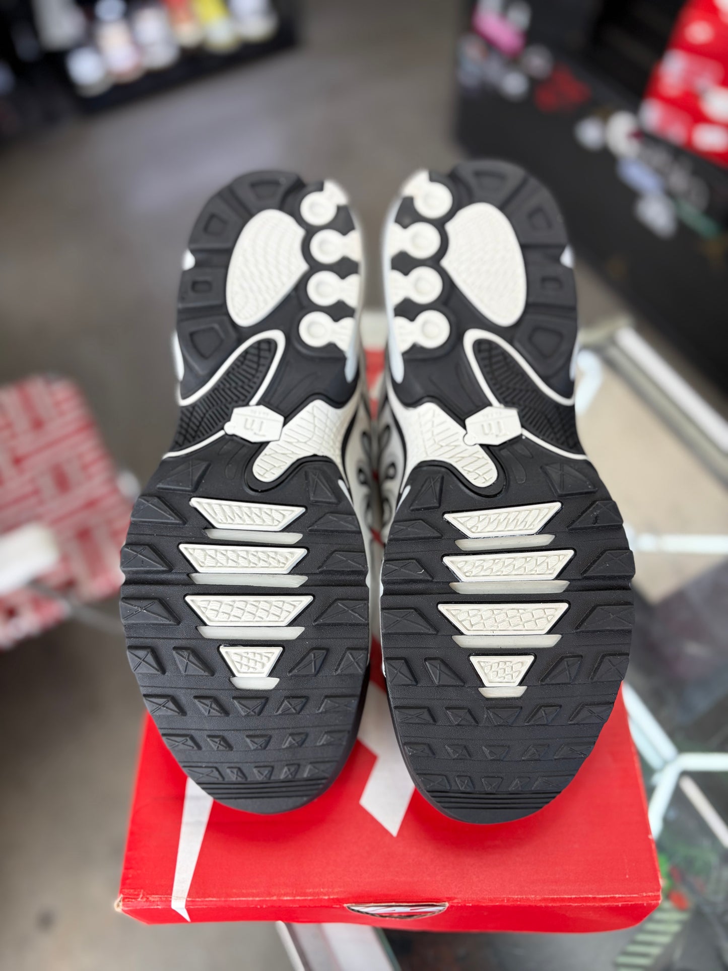 Nike Air Max Plus Drift “Black/White” Size 8.5
