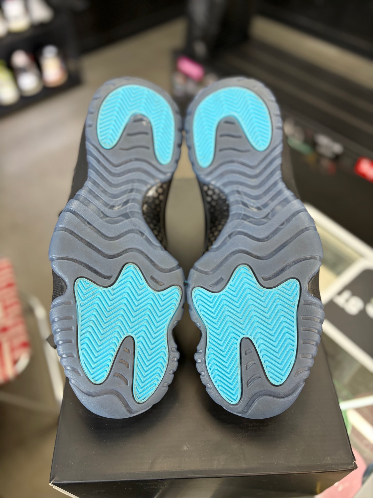 Jordan 11 “Gamma” Size 8.5