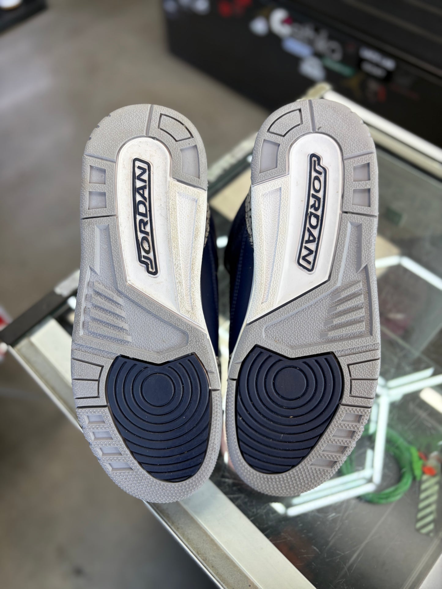 Jordan 3 “Georgetown” (Gs) Size 6y/7.5w