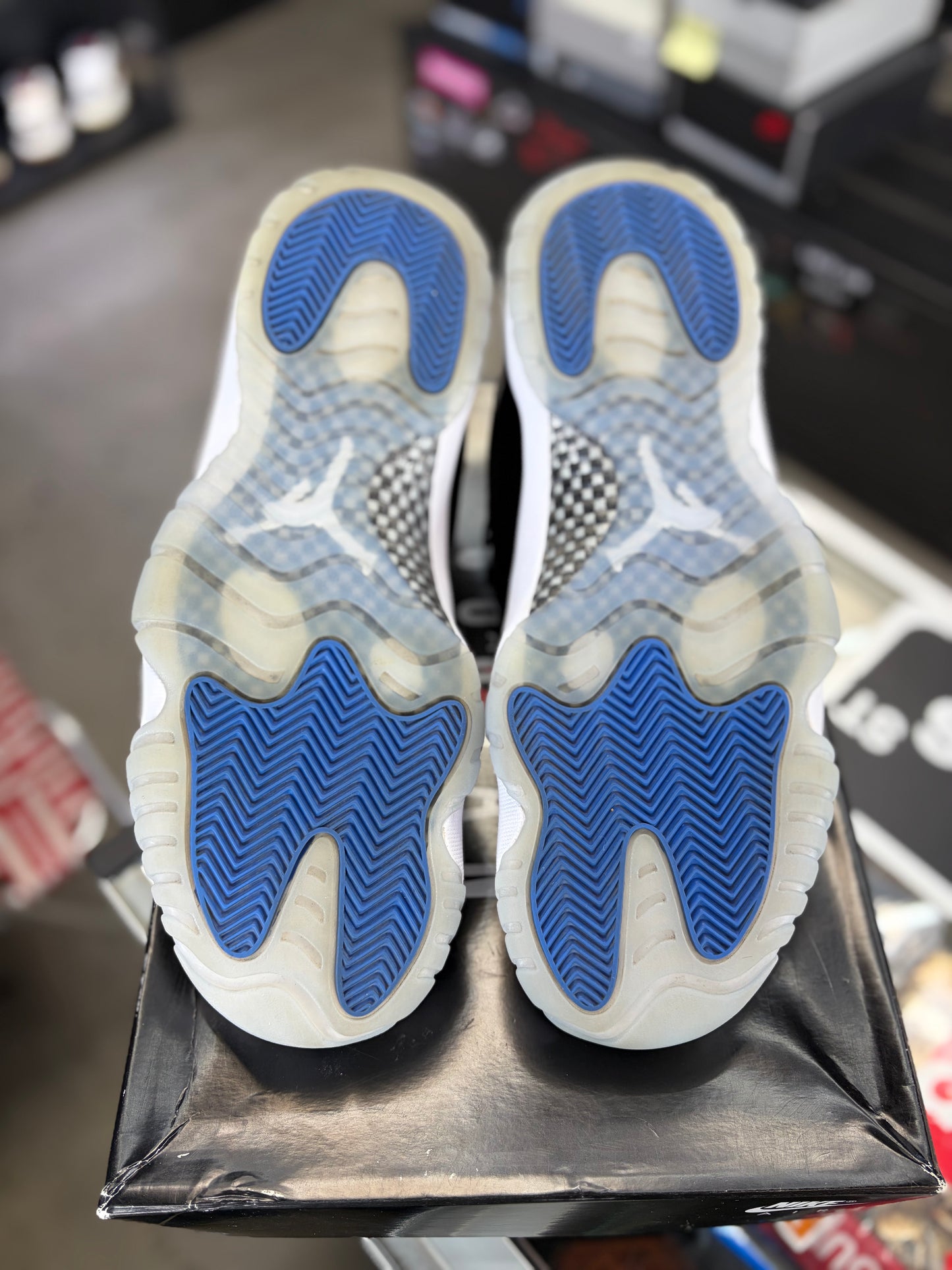 Jordan 11 Low “SPACEJAM” Size 11