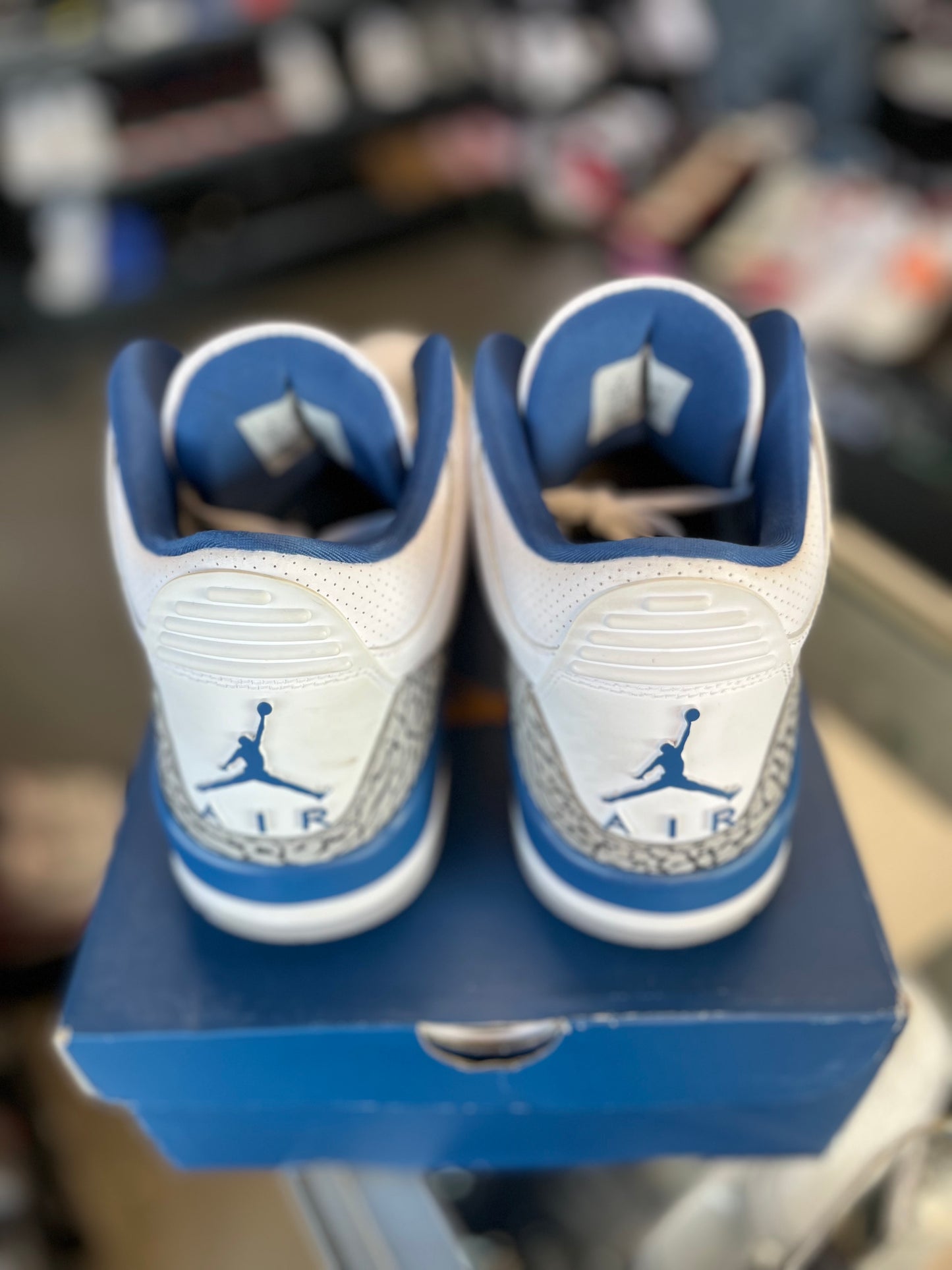 Jordan 3 “Wizards” Size 9