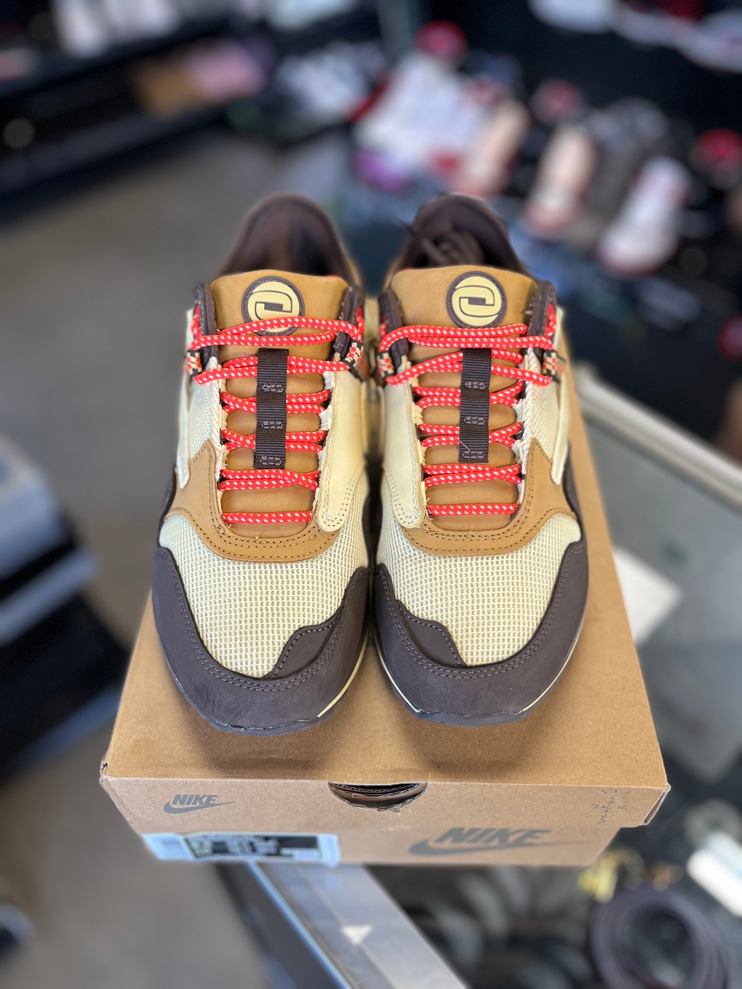Air Max 1 x Travis Scott “Baroque Brown” Size 8.5
