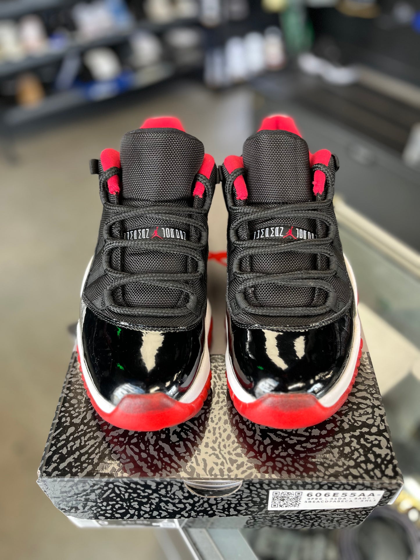 Jordan 11 Low “Bred” Size 9 (2015)