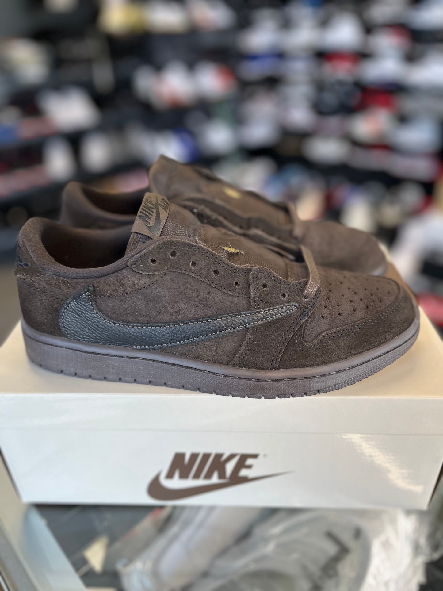 Jordan 1 Low x Travis Scott “Velvet Brown” Size 8