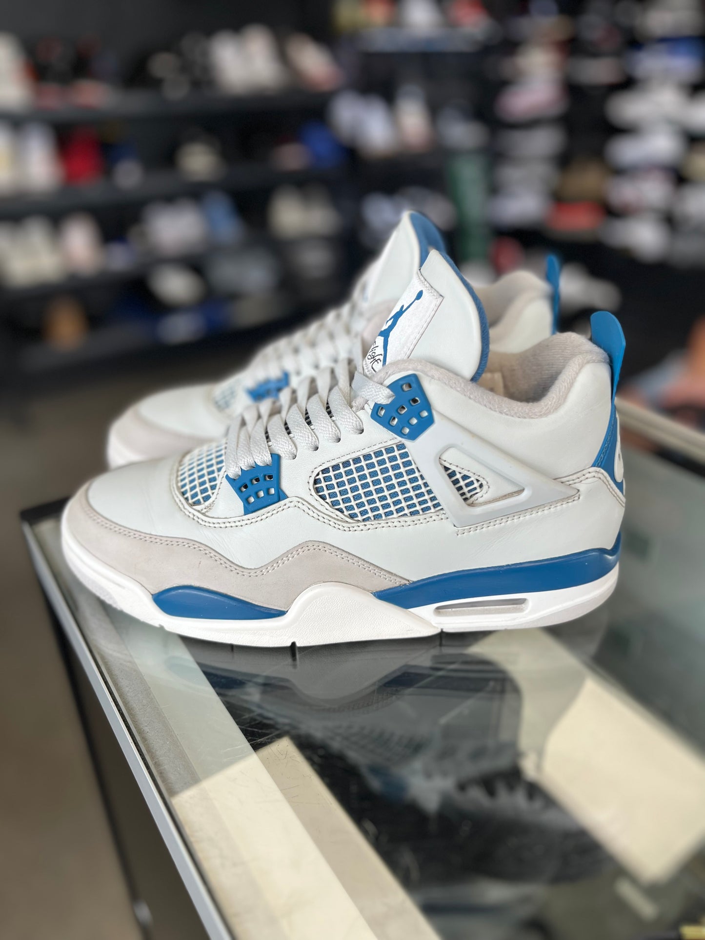 Jordan 4 “Military Blue” Size 9.5