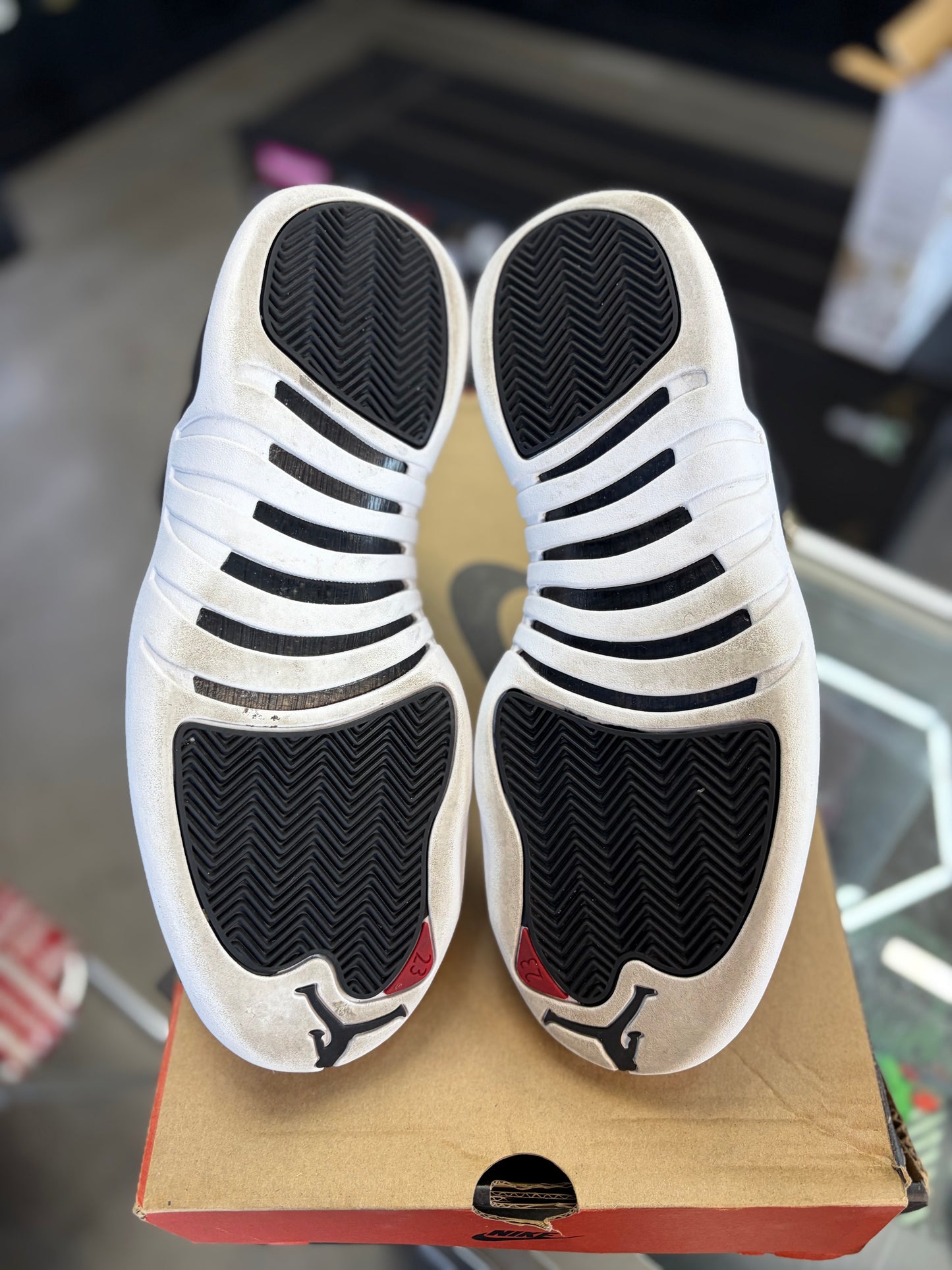 Jordan 12 “Playoffs” Size 8