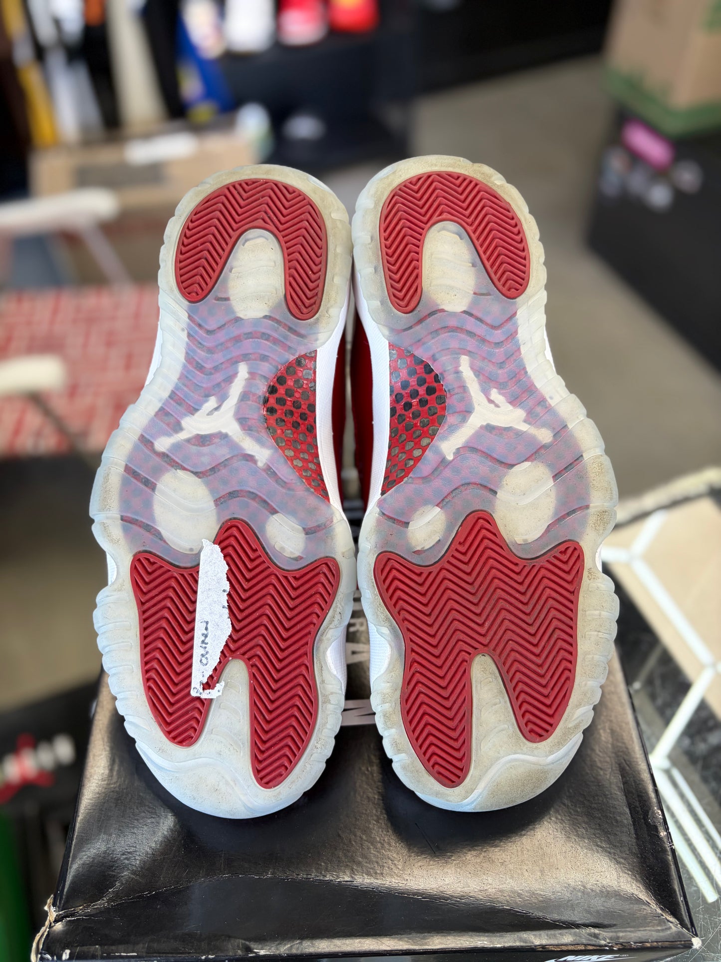 Jordan 11 “Cherry” Size 10