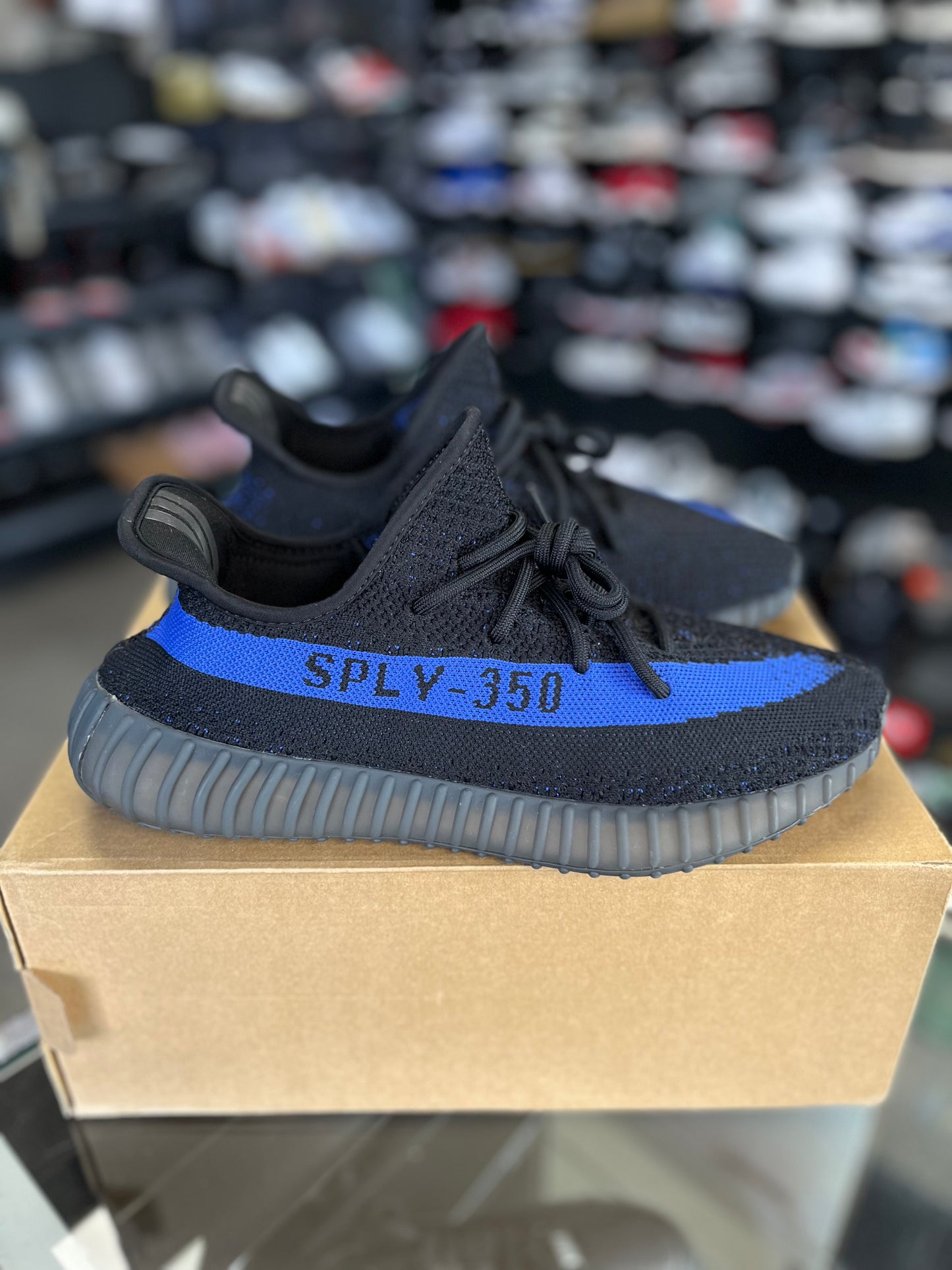 Yeezy 350 “Carbon Beluga” Size 9.5
