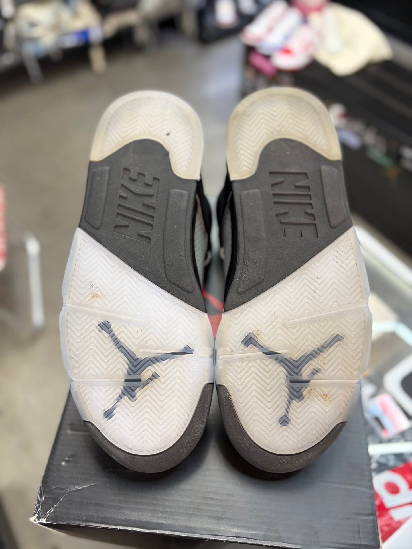 Jordan 5 “Metallic Reimagined” Size 9