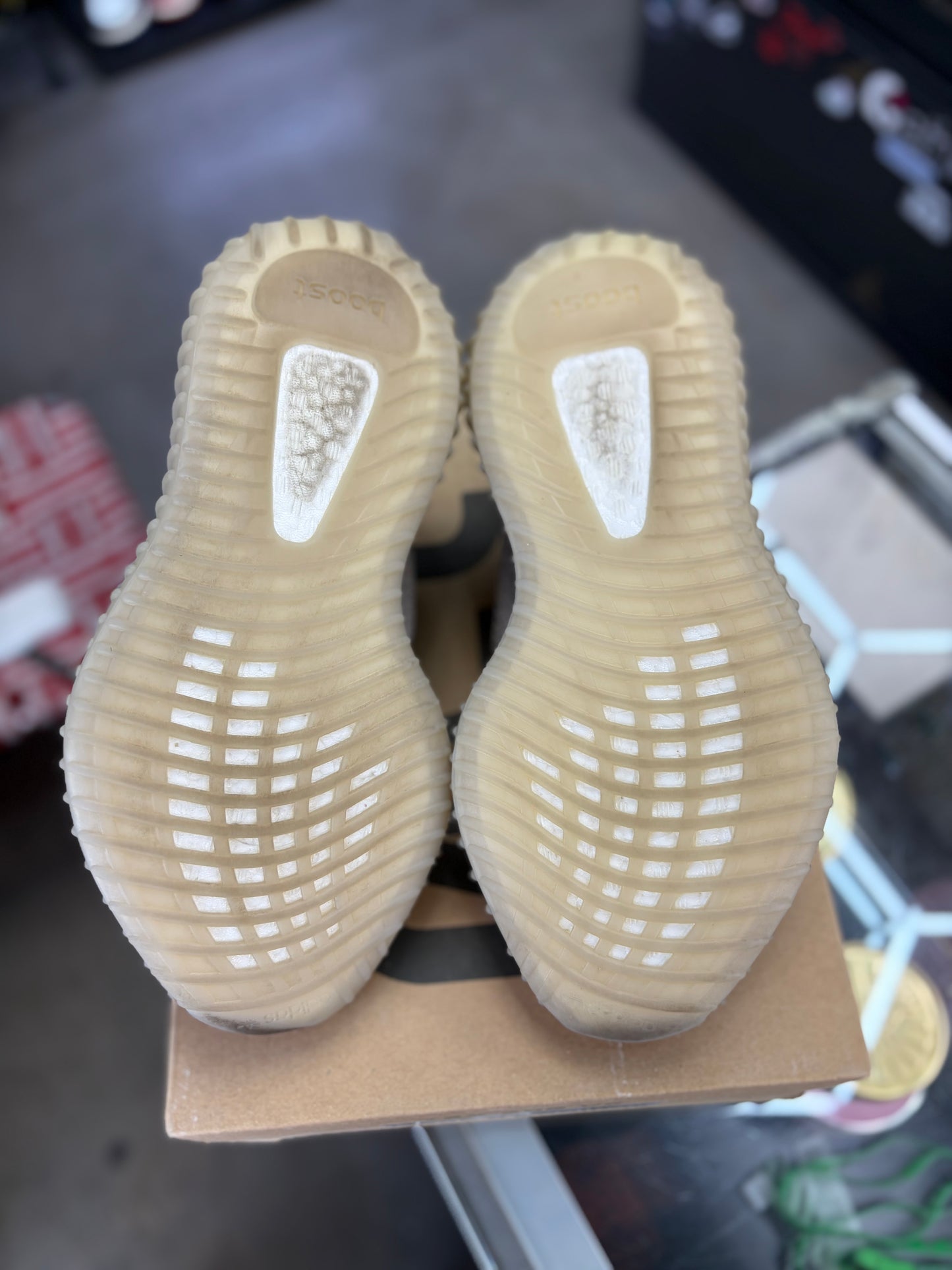Yeezy 350 “Slate” Size 5.5y/7w