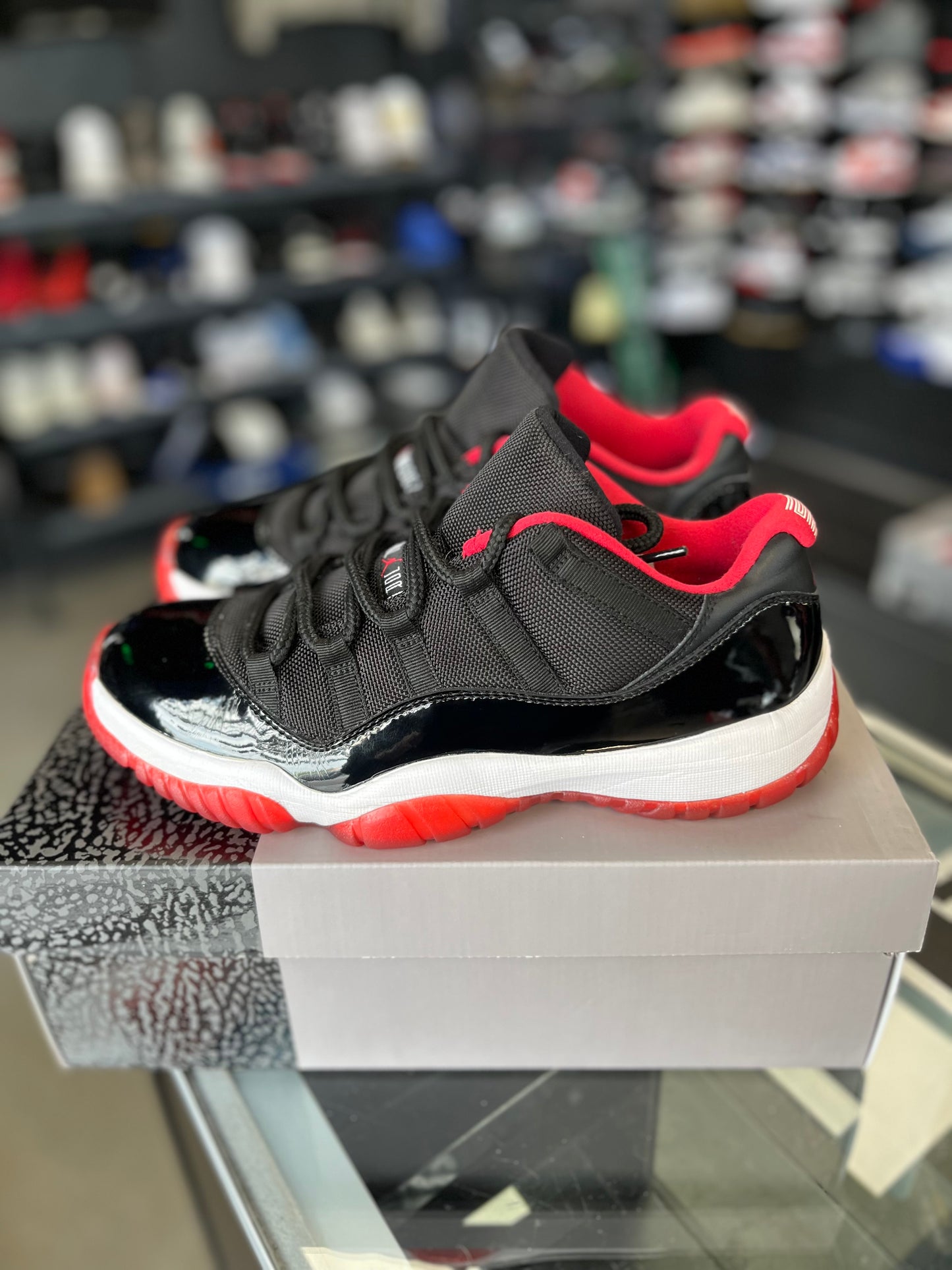Jordan 11 Low “Bred” Size 9 (2015)
