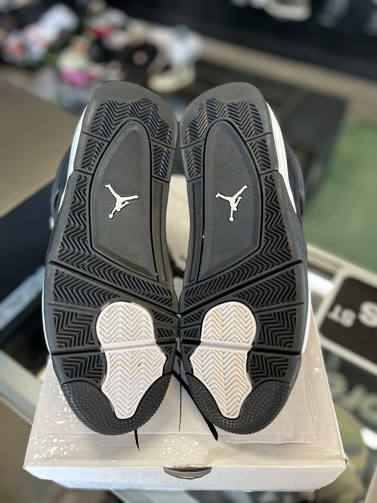 Jordan 4 “White Thunder” Size 12