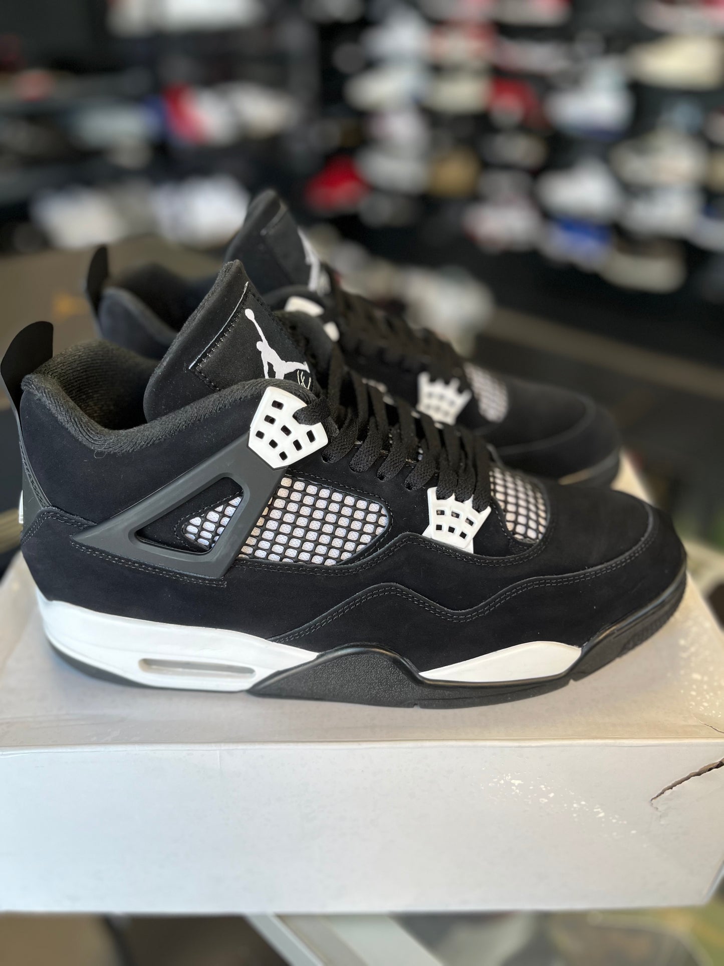 Jordan 4 “White Thunder” Size 12