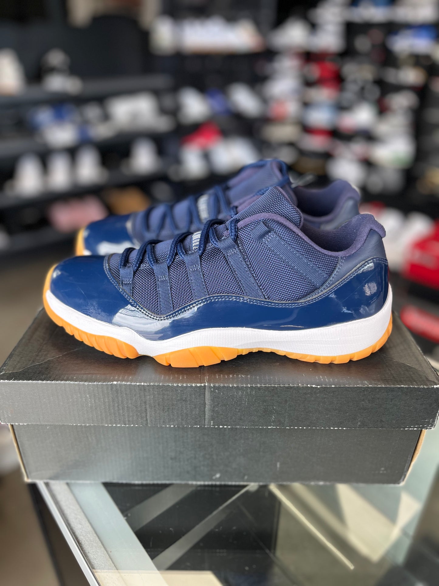 Jordan 11 Low “Navy Gum” Size 10