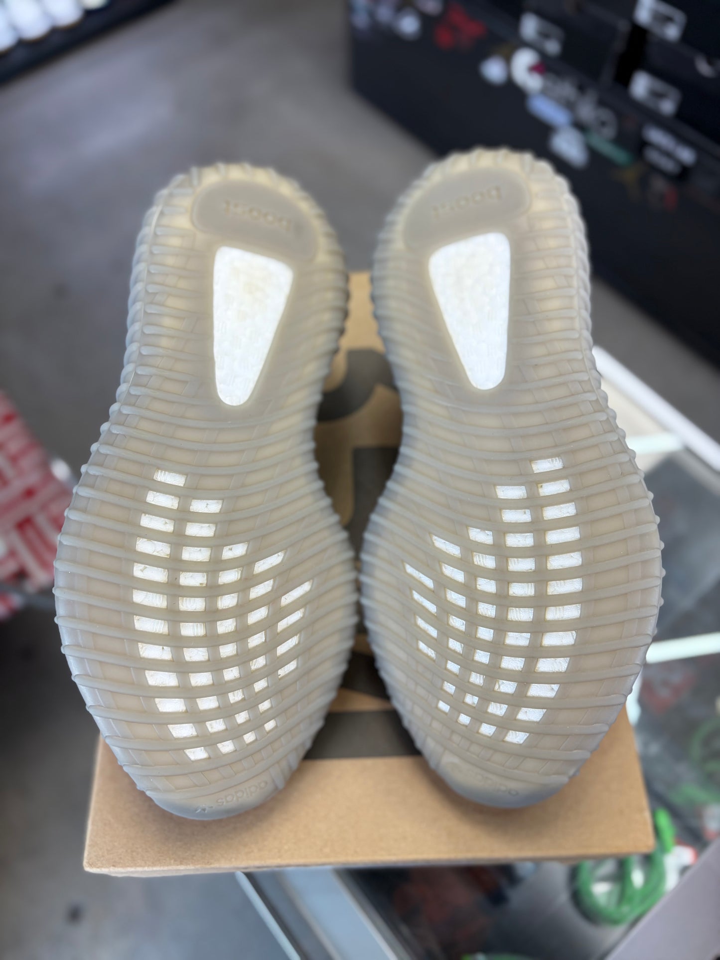 Yeezy 350 “Beluga Reflective” Size 9