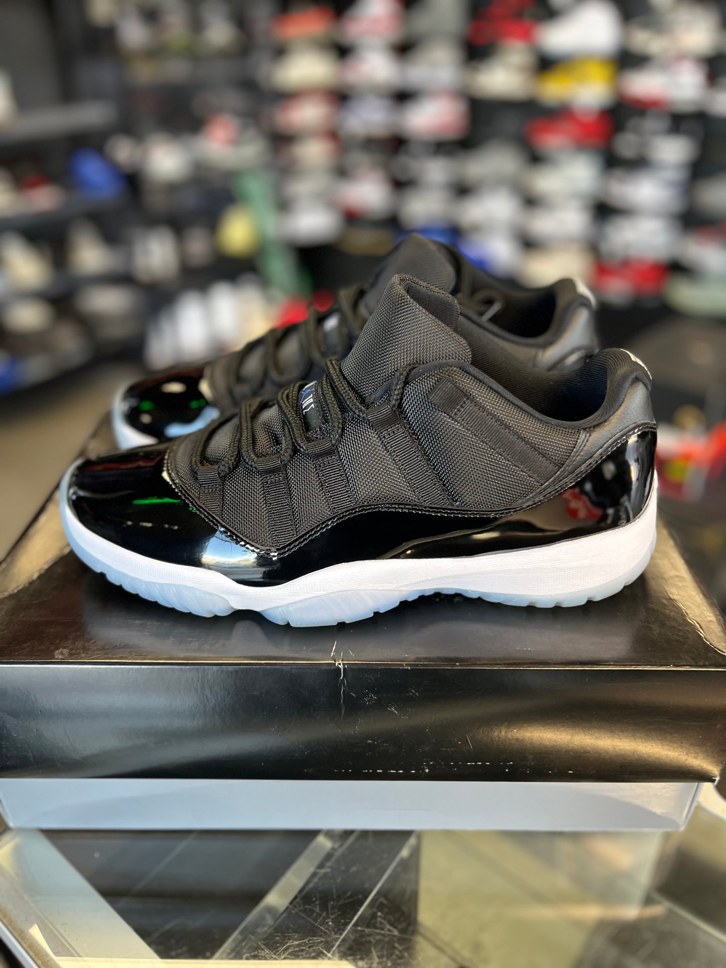 Jordan 11 Low “SPACEJAM” Size 12