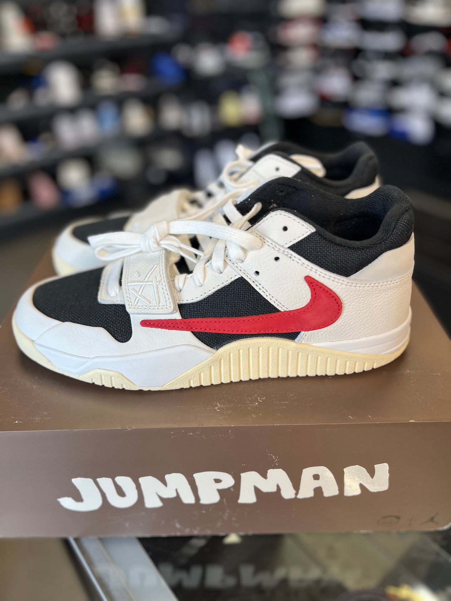 Jumpman Jack x Travis Scott “University Red” Size 11