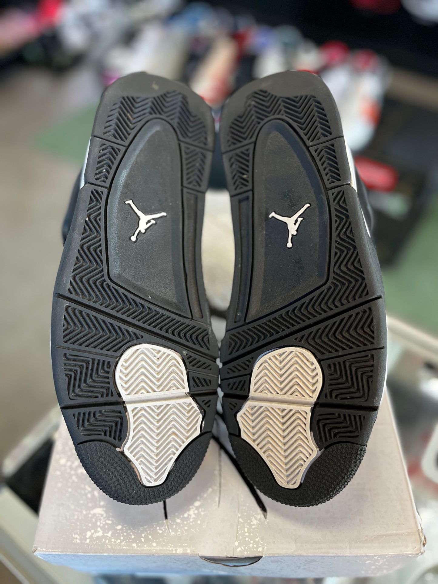 Jordan 4 “White Thunder” Size 10