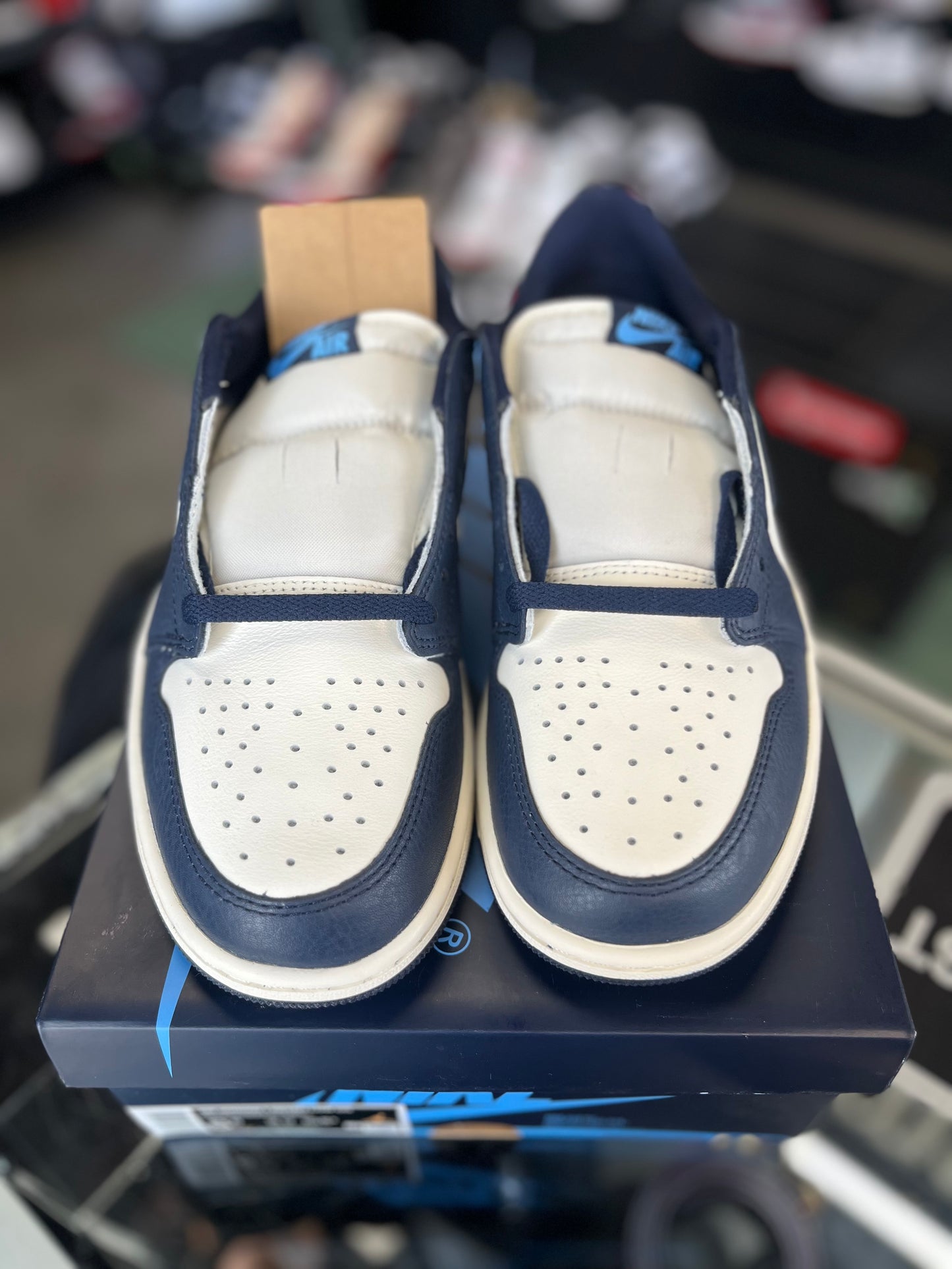 Jordan 1 Low “Obsidian UNC” Size 8.5