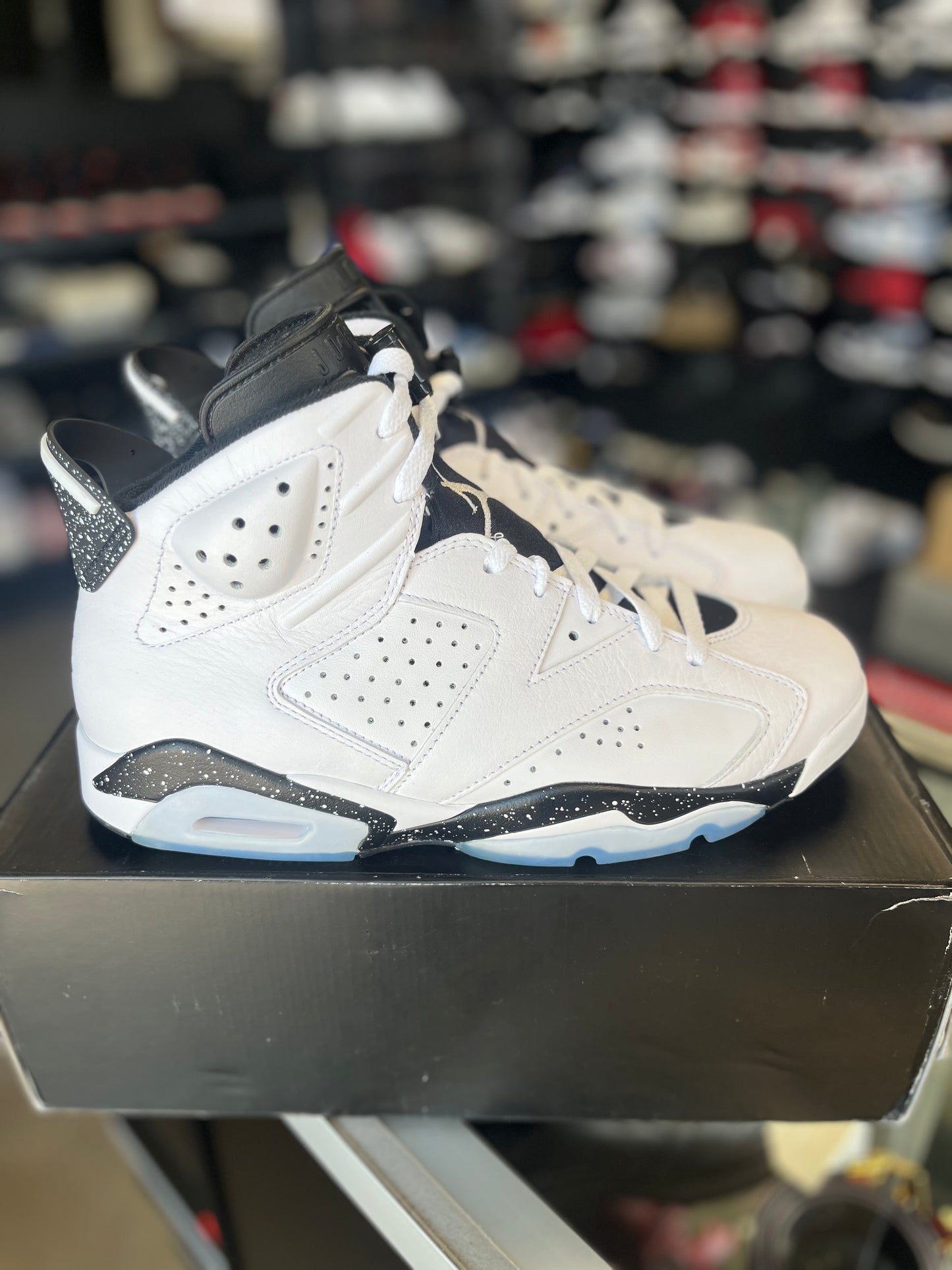 Jordan 6 “Reverse Oreo” Size 10