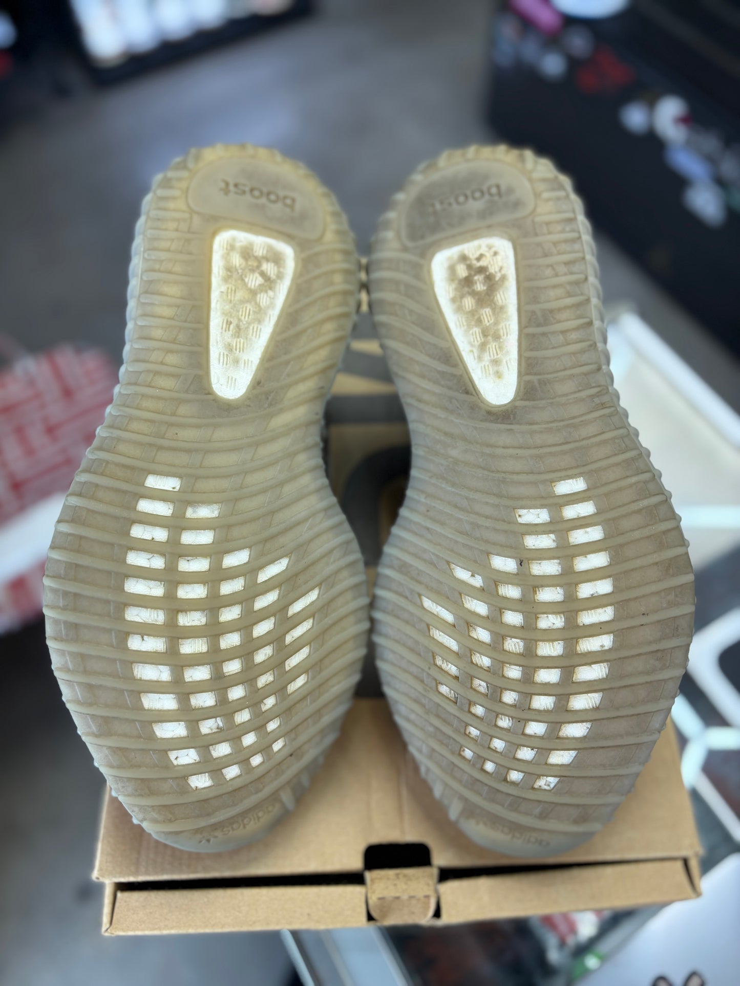 Yeezy 350 “Beluga Reflective” Size 9.5