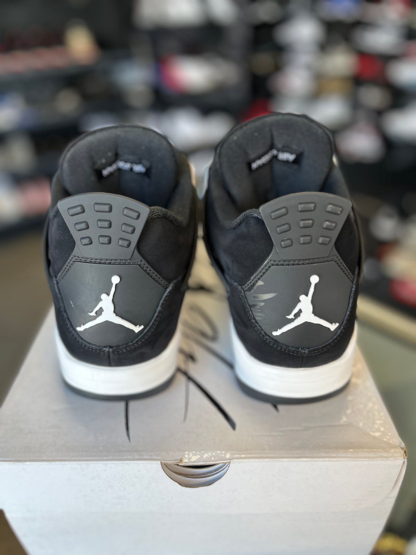 Jordan 4 “White Thunder” Size 10.5